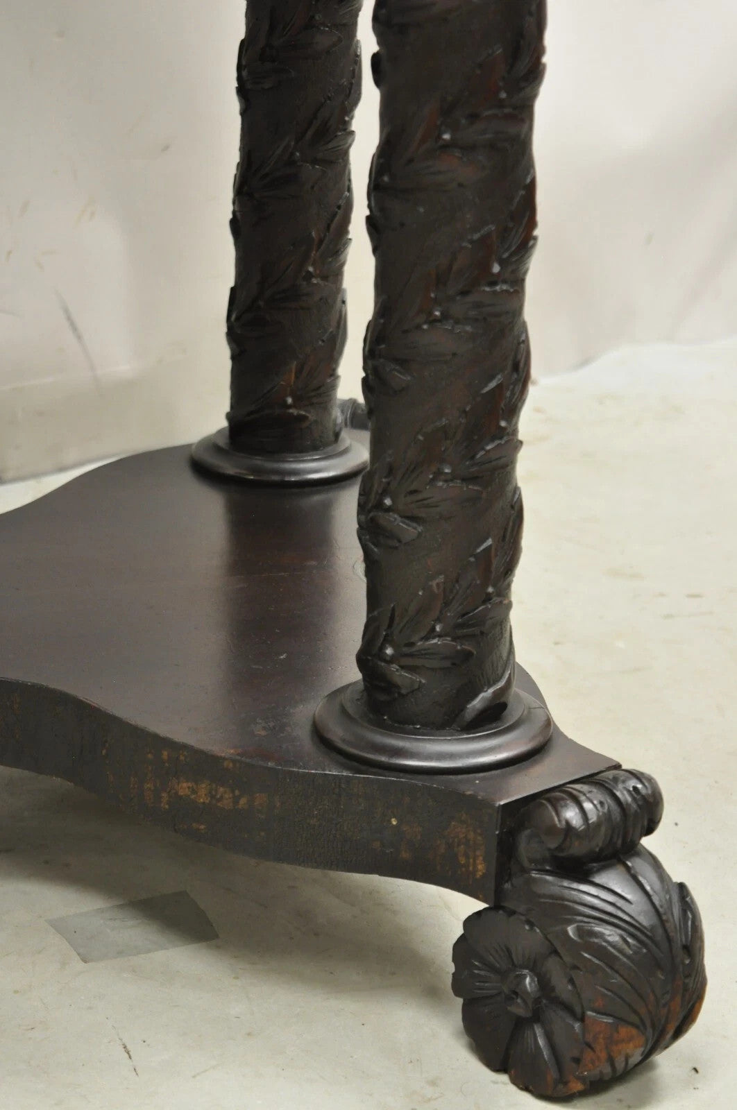 Antique American Empire Floral Spiral Carved Mahogany Round Center Side Table