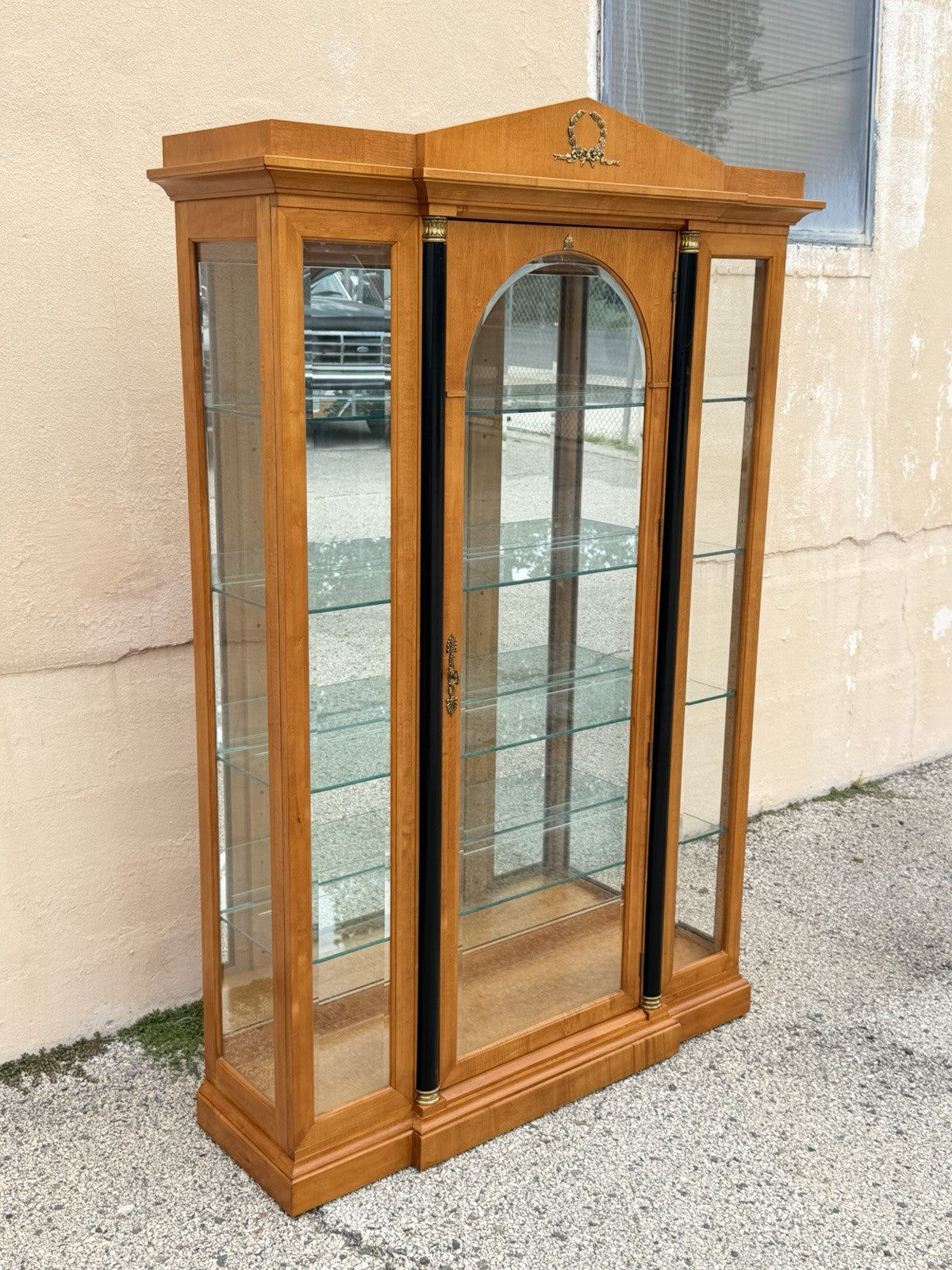 Thomasville Grand Classics Neoclassical Cherry Biedermeier Curio China Cabinet B