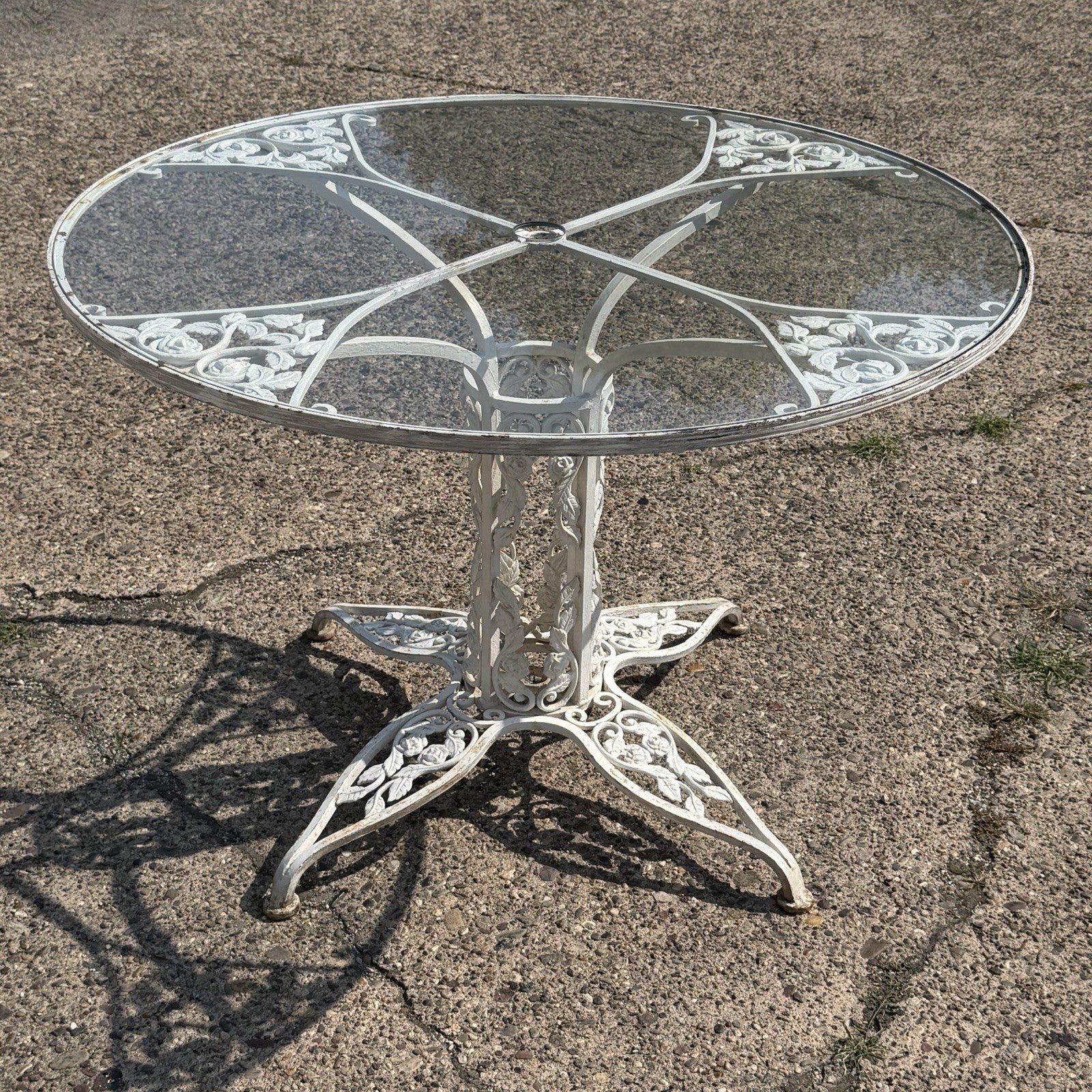 Vintage Russell Woodard Orleans Wrought Iron Pedestal Base Patio Dining Table