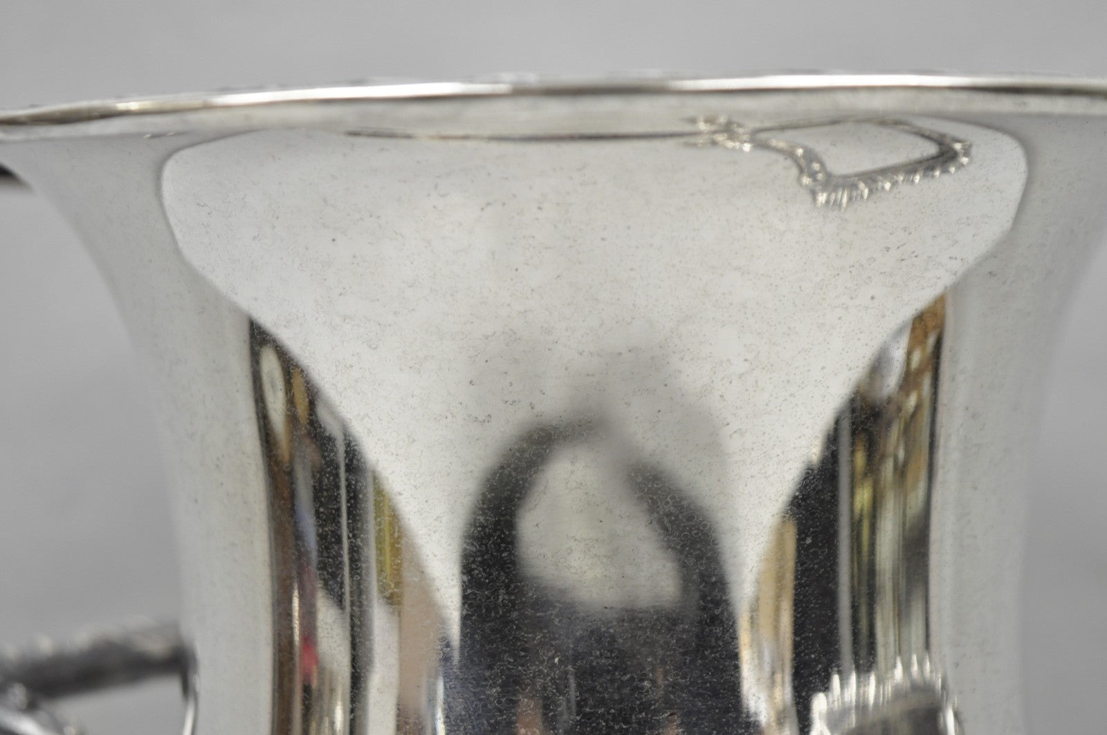 WM Rogers & Son 2051 Spring Flower Silver Plated Trophy Cup Champagne Chiller