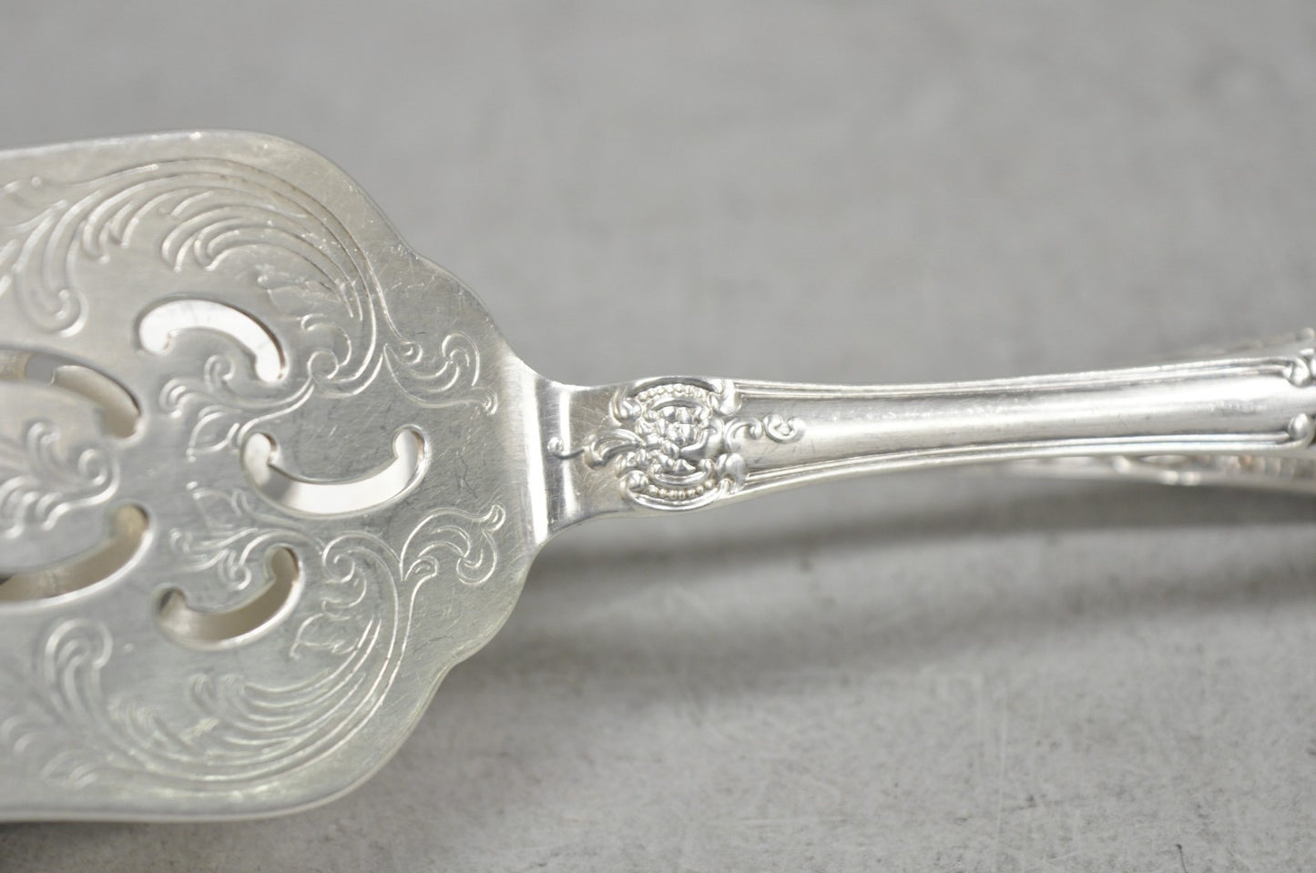 Vintage Wallace Baroque Silver Plated Pastry Sandwich Asparagus Vegetable Tongs