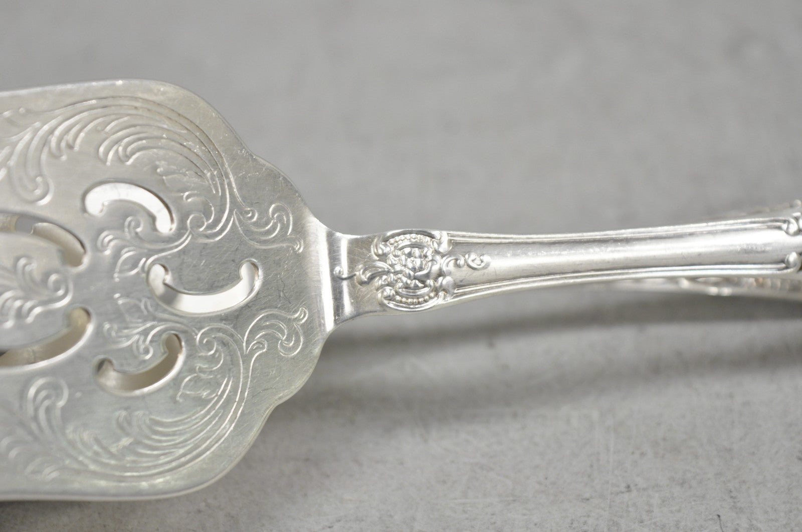 Vintage Wallace Baroque Silver Plated Pastry Sandwich Asparagus Vegetable Tongs