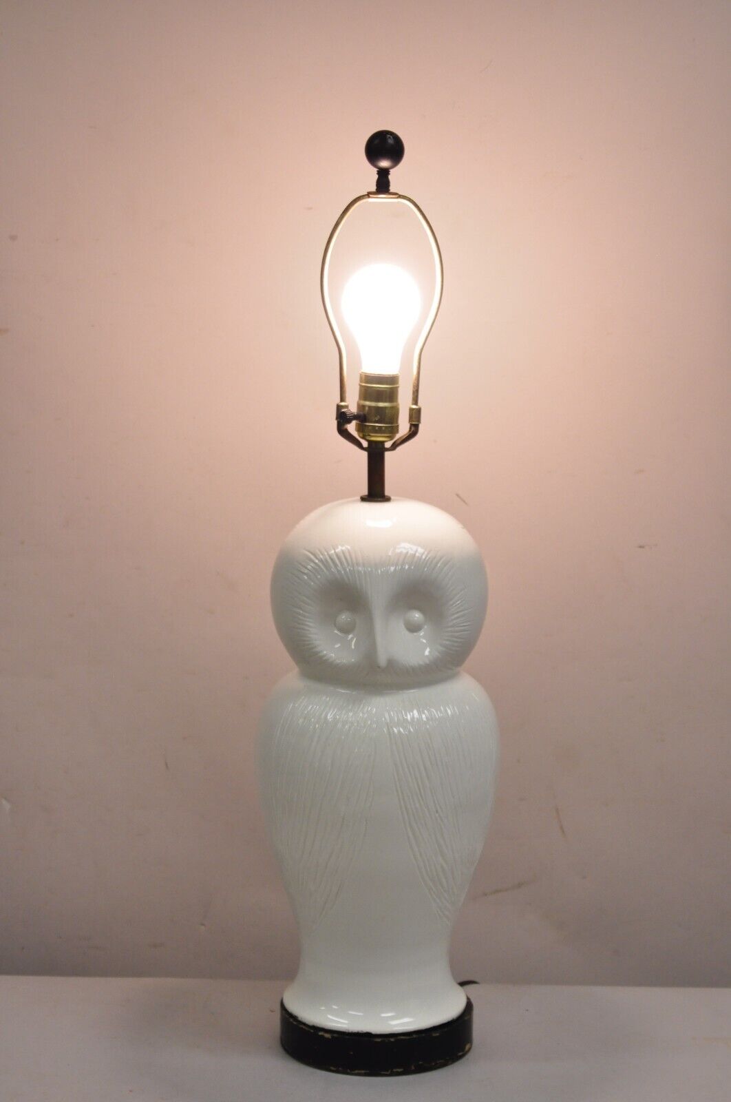 Vintage Mid Century Modern White Ceramic Porcelain Owl Form Table Lamp