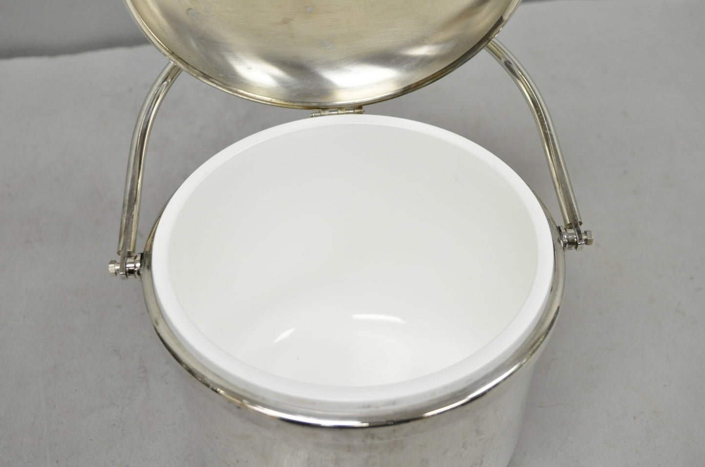 Vintage Art Deco Silver Plated Reticulating Hinge Lidded Bar Ice Bucket