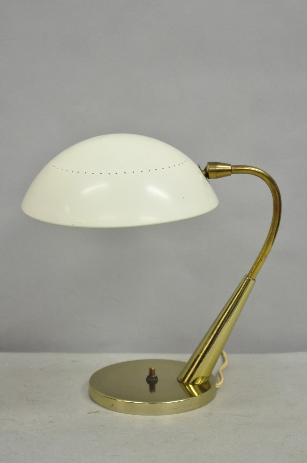 Vintage Mid Century Modern Italian Laurel Maurizio Tempestini Brass Desk Lamp