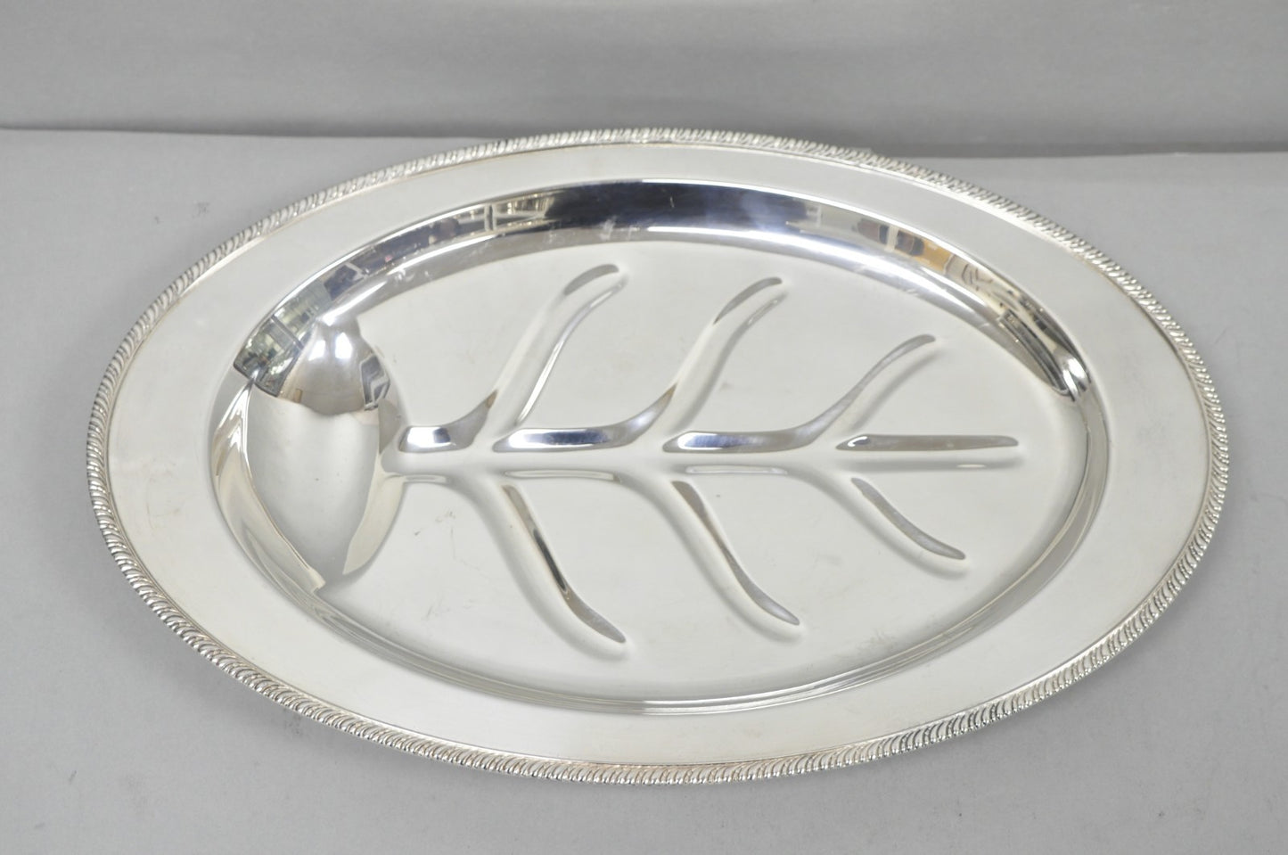 Vintage Oneida Silver Plated Regency Oval Meat Cutlery Serving Platter Tray