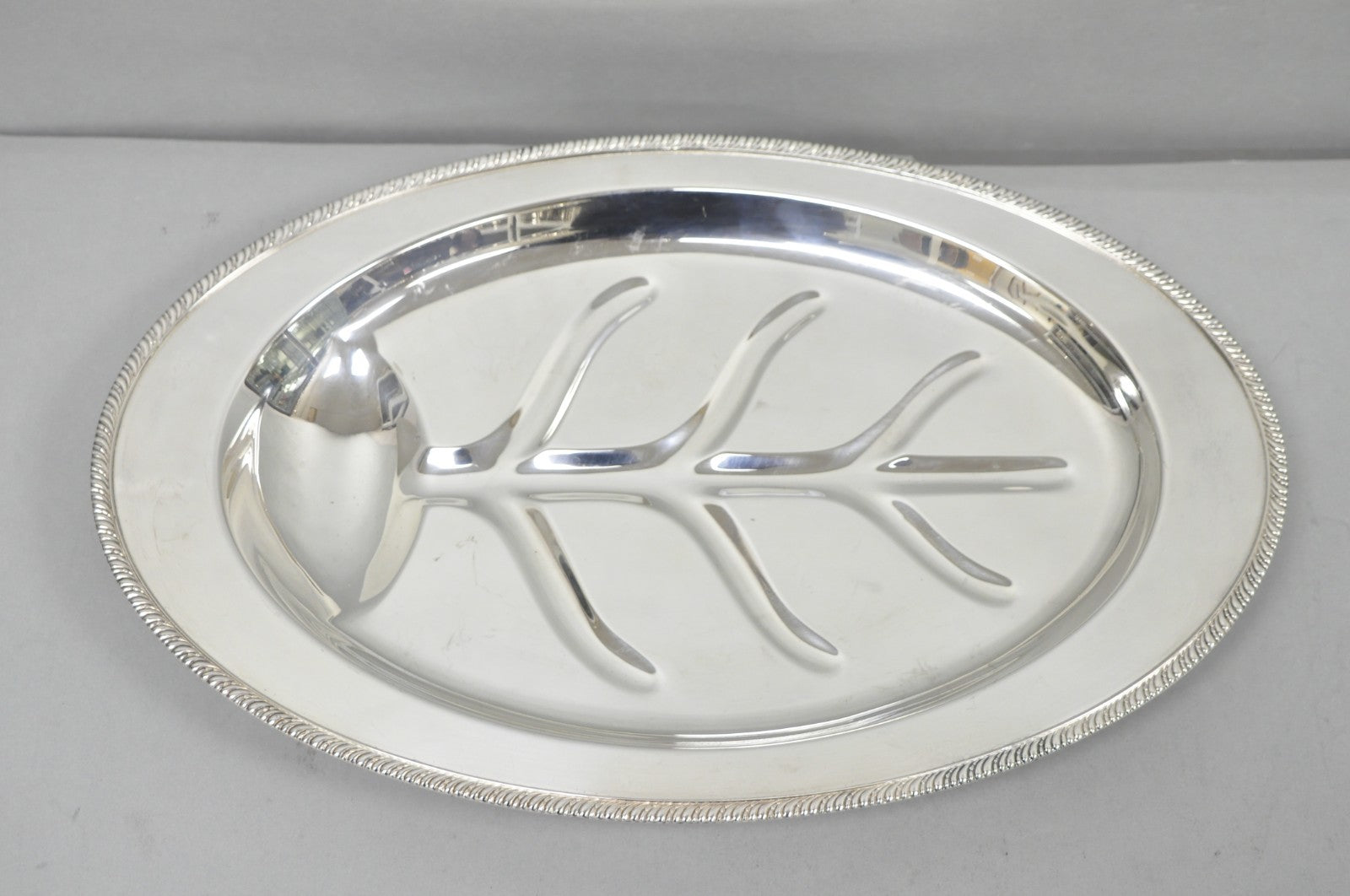 Vintage Oneida Silver Plated Regency Oval Meat Cutlery Serving Platter Tray