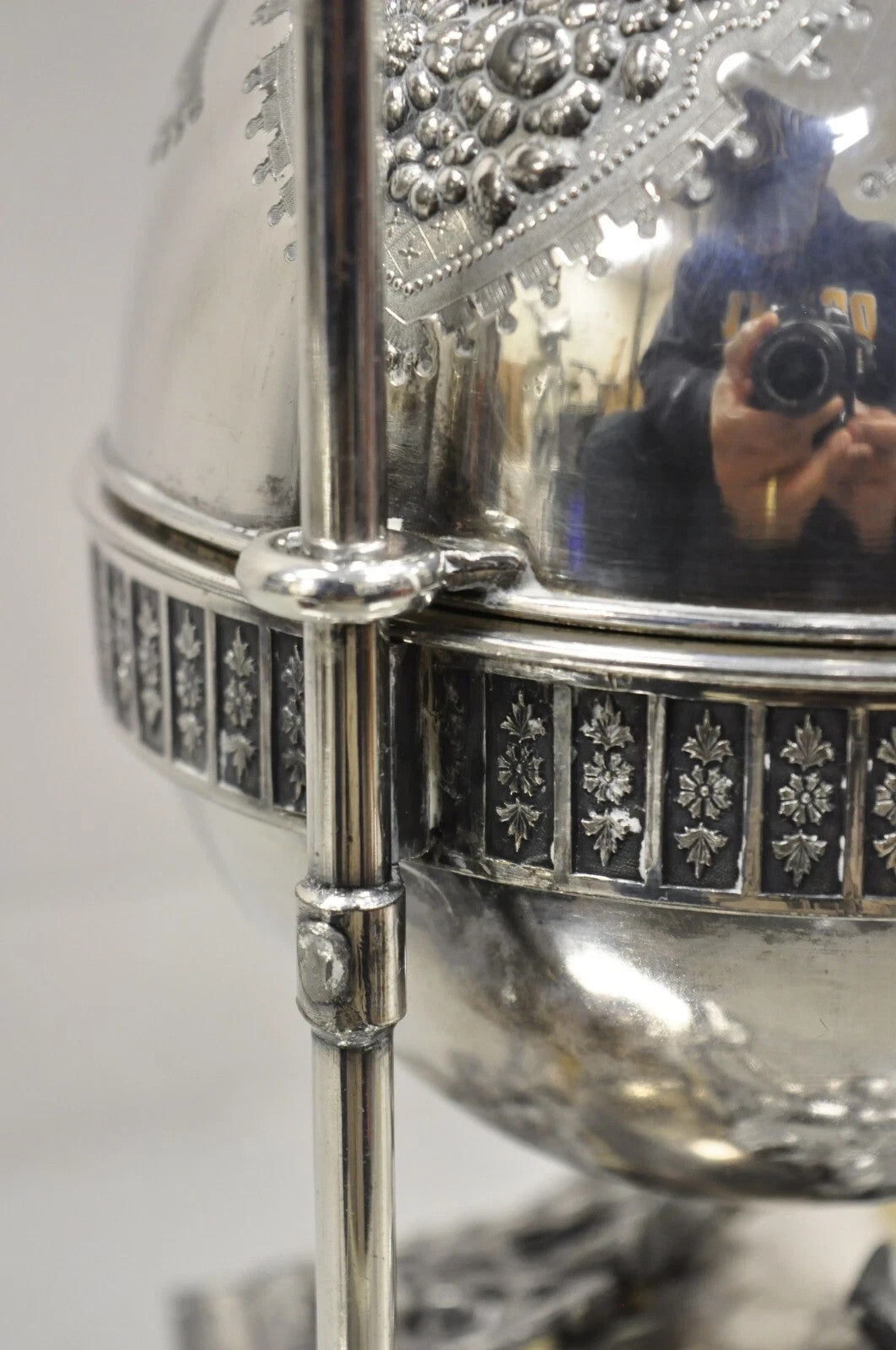 Antique Meriden Co Victorian Silver Plated Round Dome Covered Butler Butter Dish