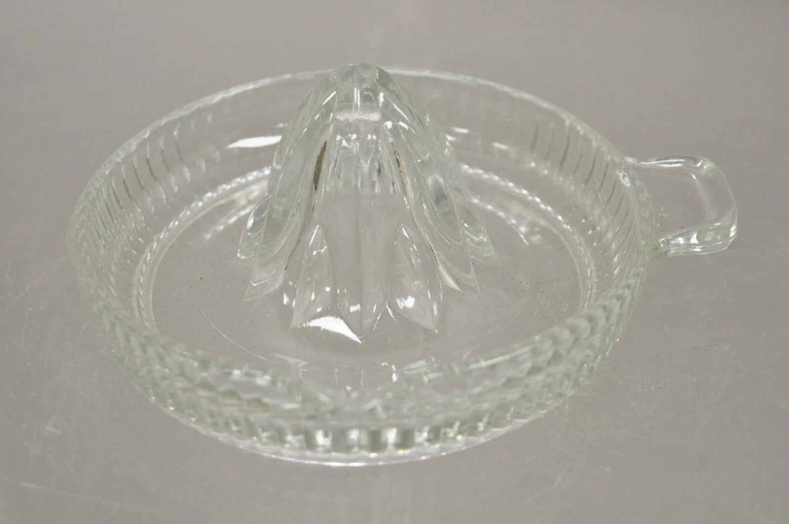 Vintage Art Deco Clear Glass Ribbed Hand Juicer Citrus Orange Handle & Lip