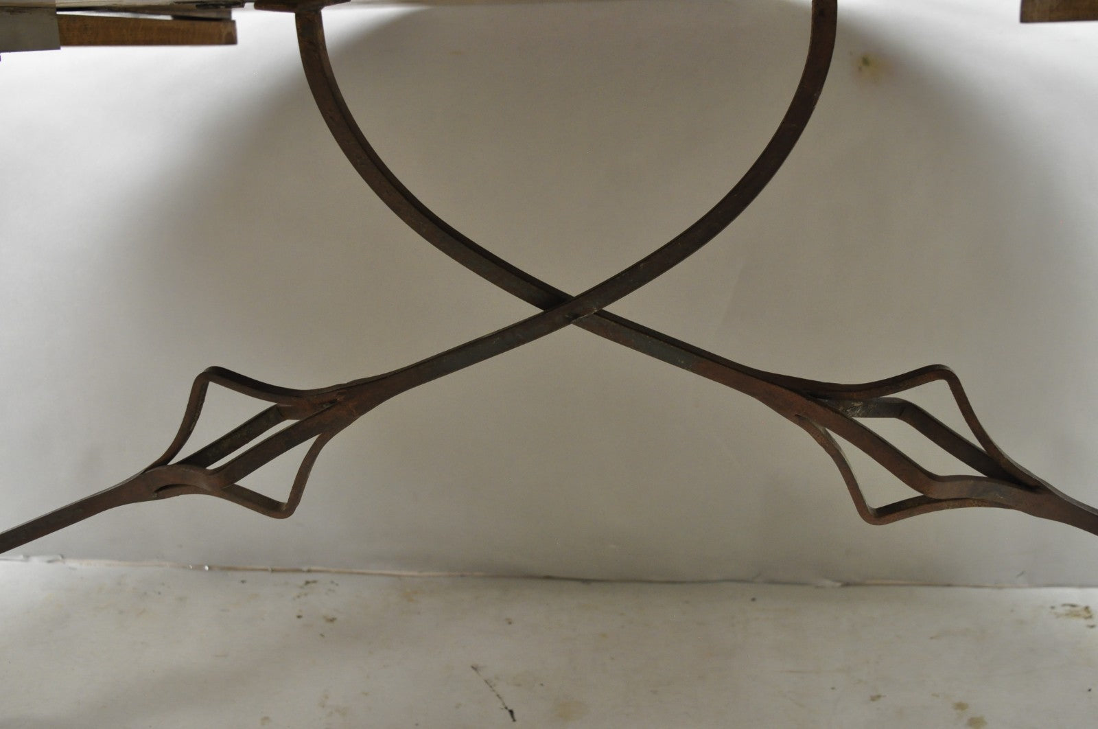 French Country Style Oval Drop Leaf Farmhouse Pine Woodgrain Dining Room Table