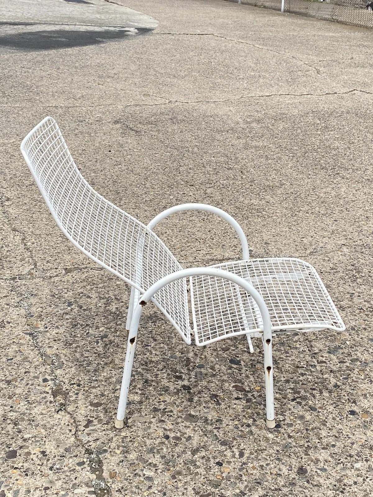 Vintage Mid Century Modern Reclining Wrought Iron Sculptural Patio Lounge Chair