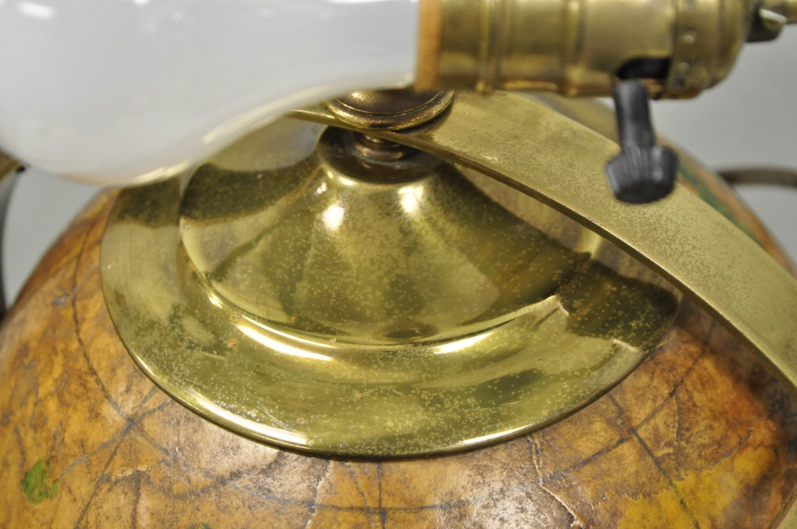 Vintage Italian Regency Style Brass & Wood Old World Globe Table Lamp by Hart