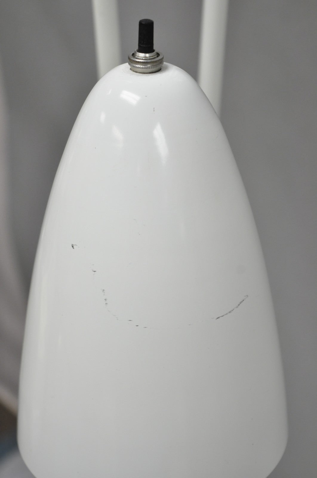 Gerald Thurston for Lightolier Mid Century Modern White Metal Pole Floor Lamp