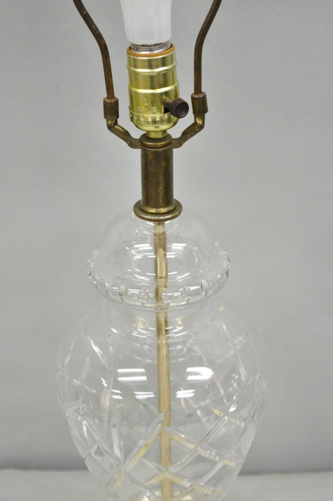 Vintage Chinoiserie Cut Crystal Glass Ginger Jar Brass Oriental Table Lamp