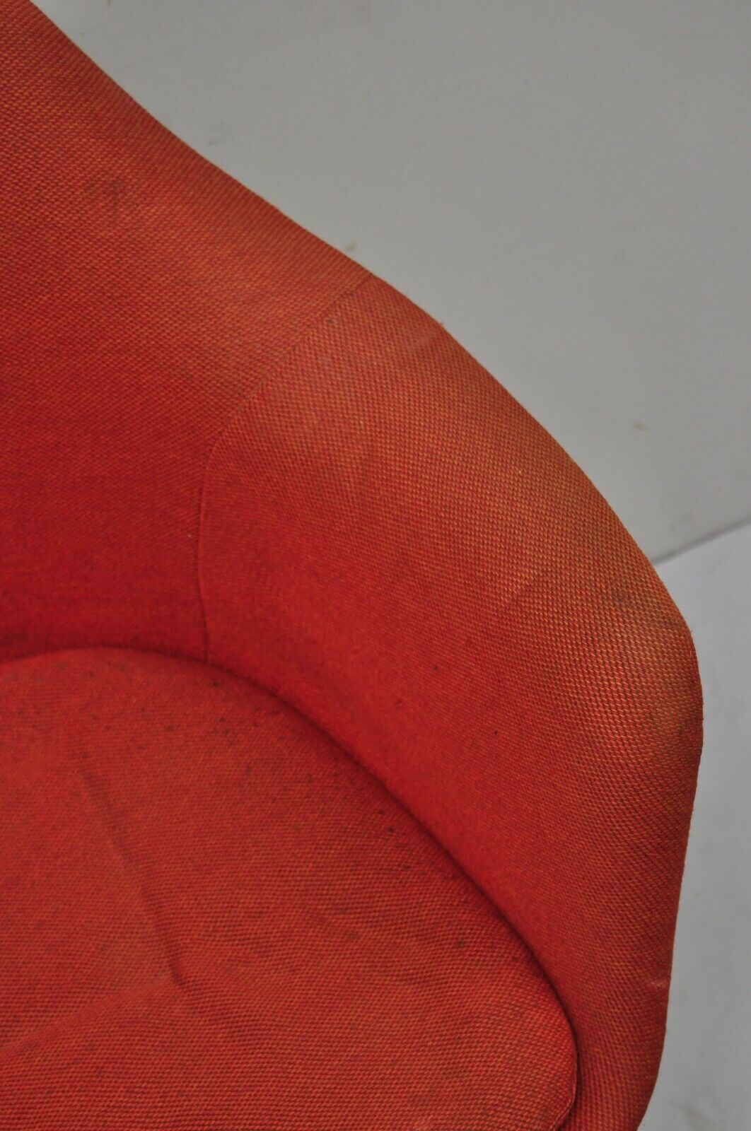 Vintage Knoll Eero Saarinen Red Upholstered Fiberglass Tulip Arm Chair