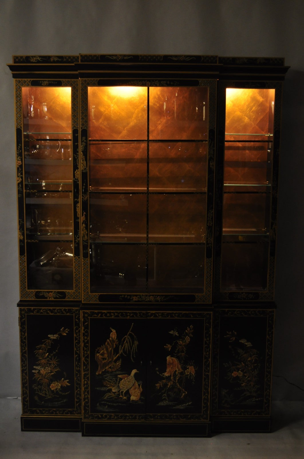 Drexel Et Cetera Chinoiserie Black Lacquer Decorated Breakfront China Cabinet