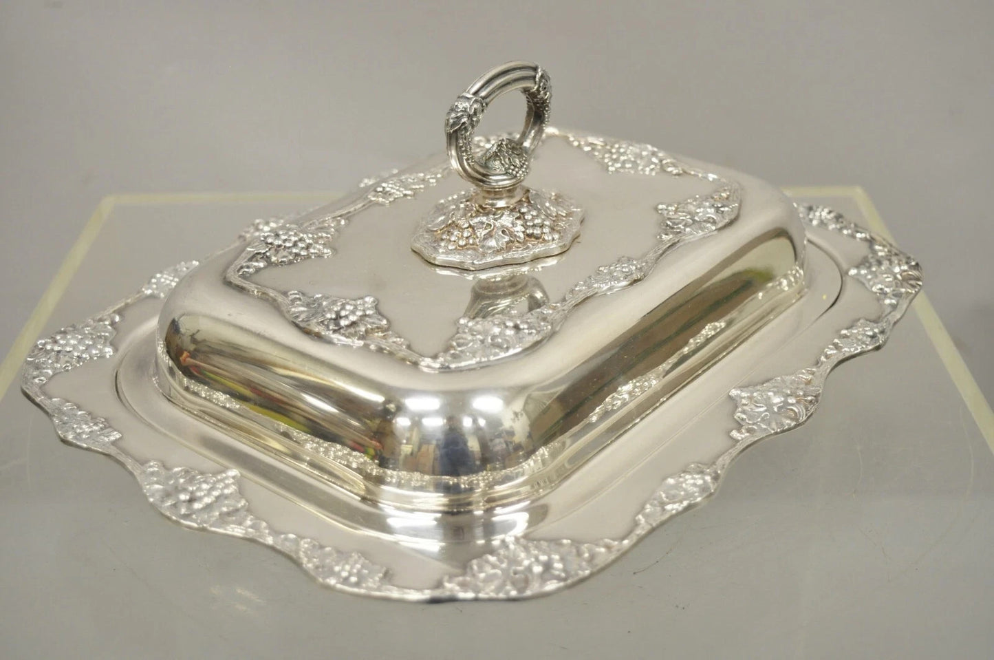 Vintage Oneida Victorian Silver Plated Grapevine Covered Vegetable Serving Dish
