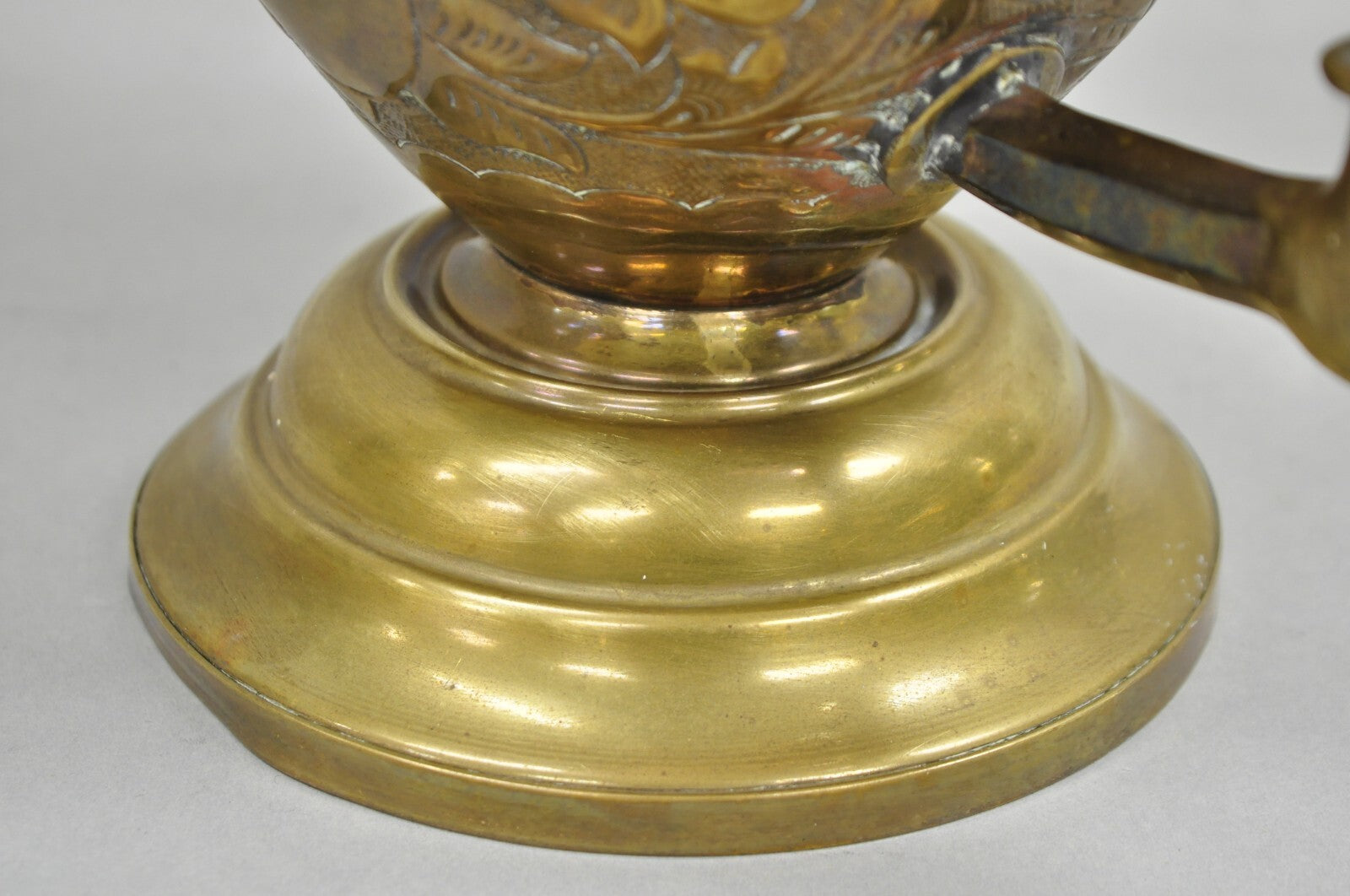 Antique Italian Renaissance Brass Floral Repousse Lions Samovar Drink Dispenser
