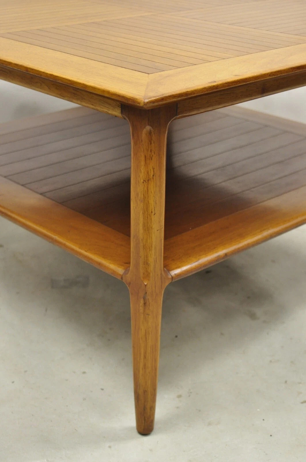 Vintage Tomlinson Sophisticate Mid Century Modern Square Walnut Lamp Side Table