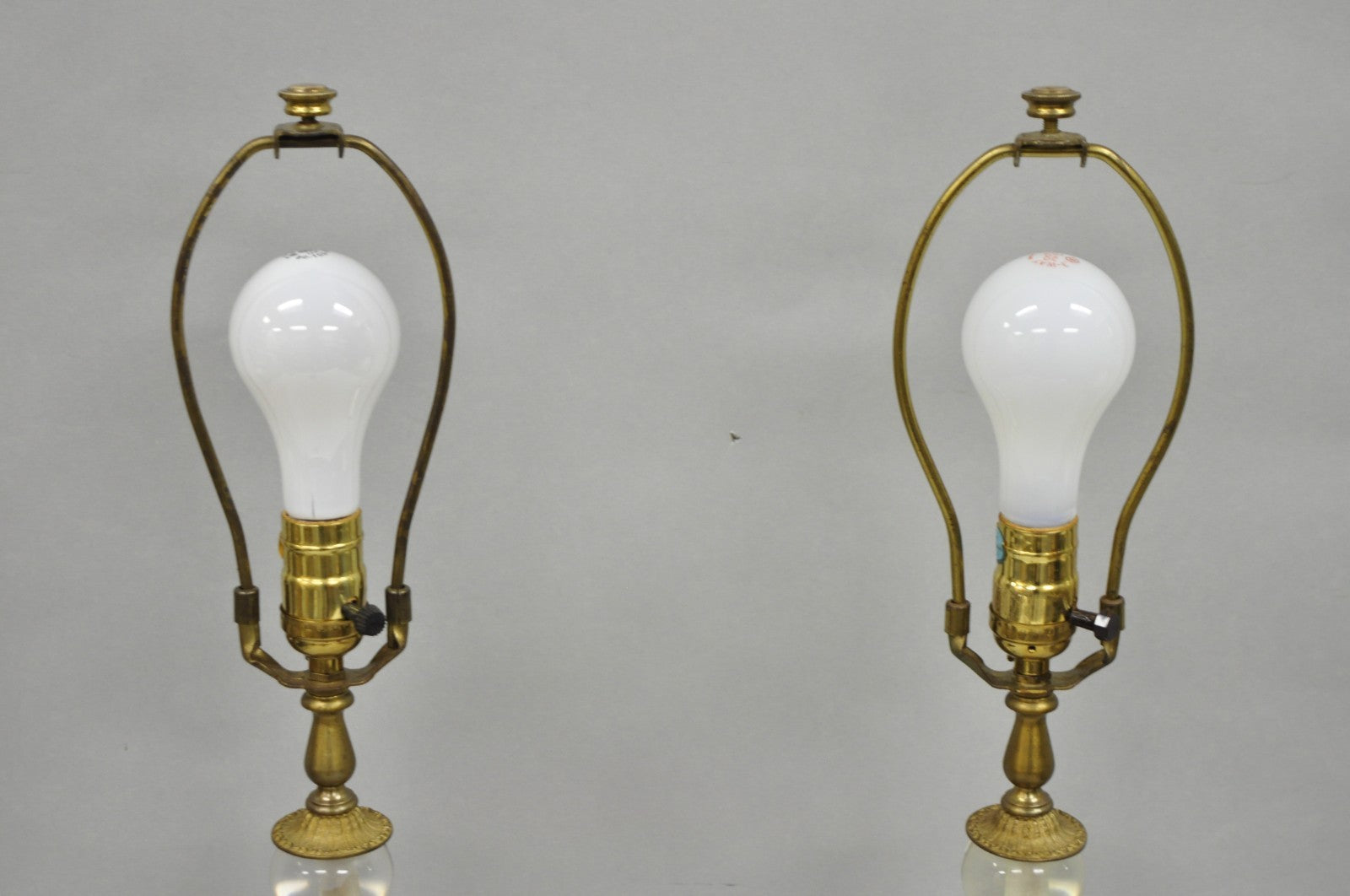 Vintage Art Deco Mid Century Modern Acrylic Lucite Stacked Ball Table Lamps Pair