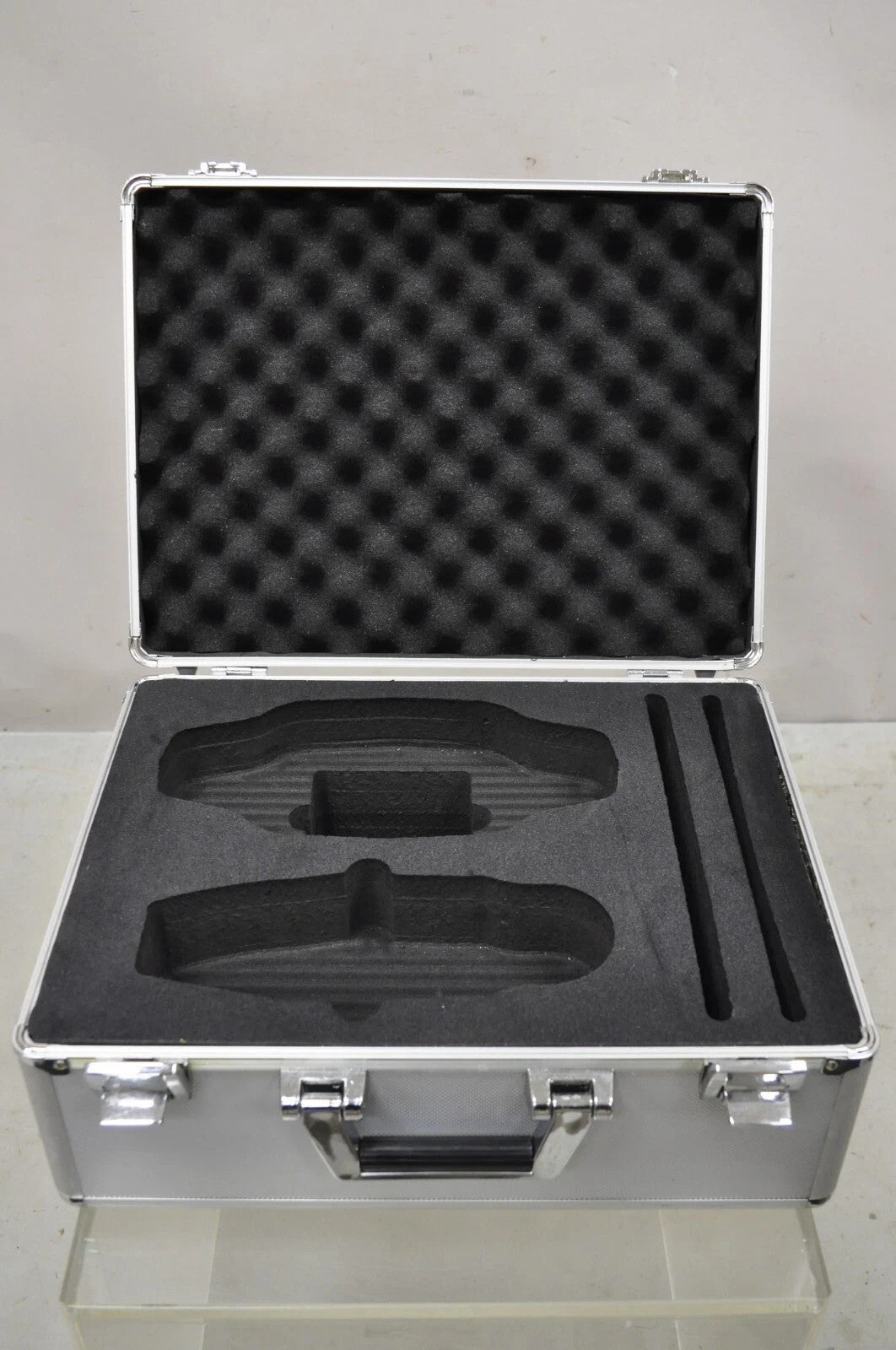 Modern Silver Aluminum Metal 17" Hard Case Storage Box Briefcase Carry On Bag