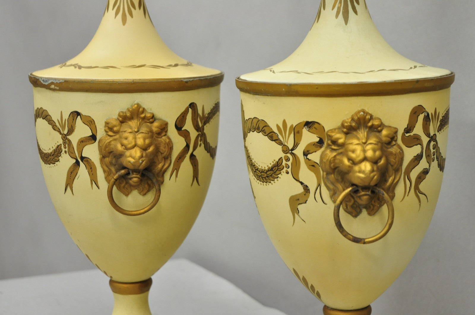 Vintage Italian Regency Tole Metal French Country Cream Gold Urn Table Lamp Pair