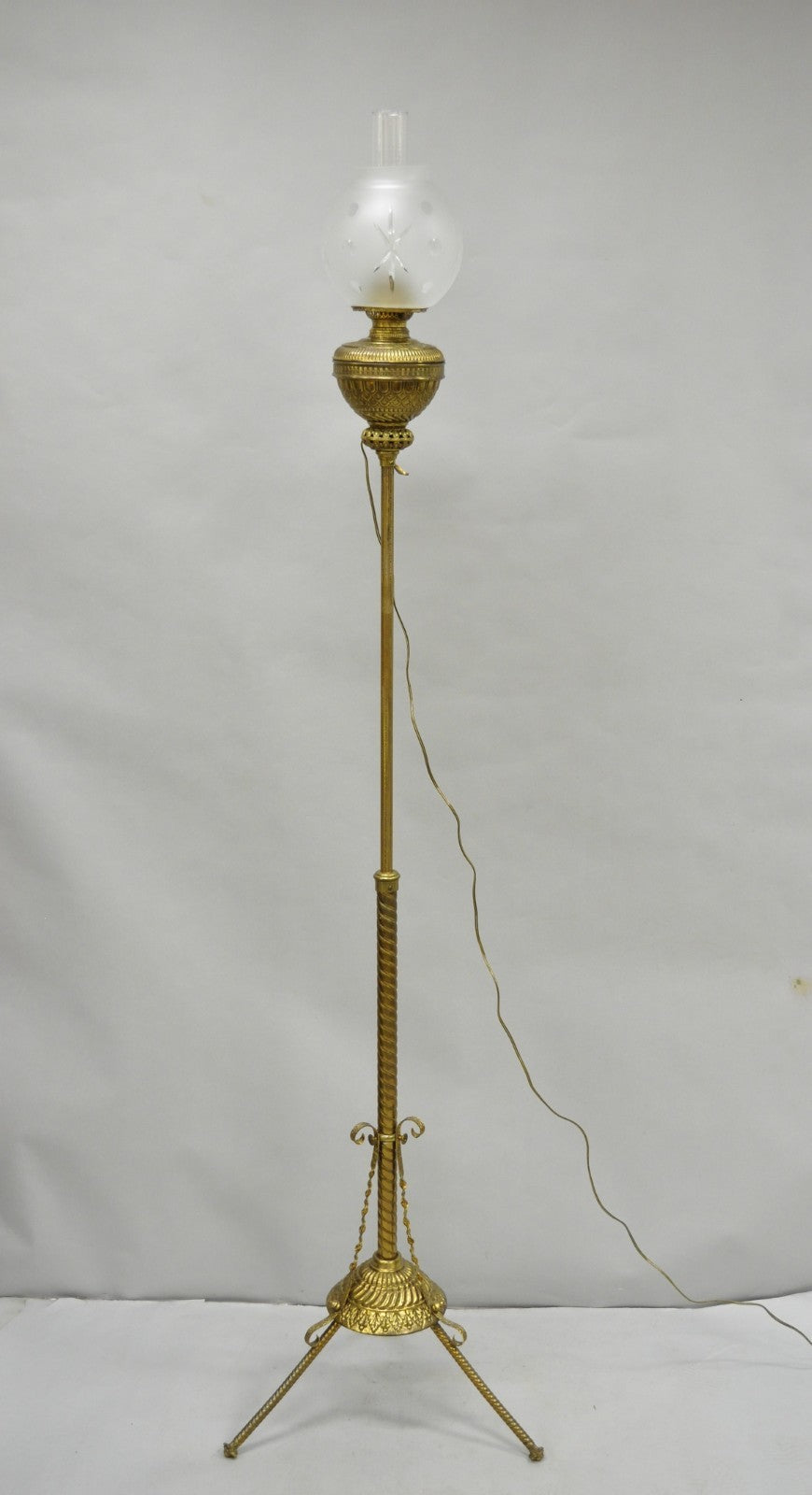 Antique Victorian Adjustable Height Brass Converted Oil Lamp Piano Floor Lamp