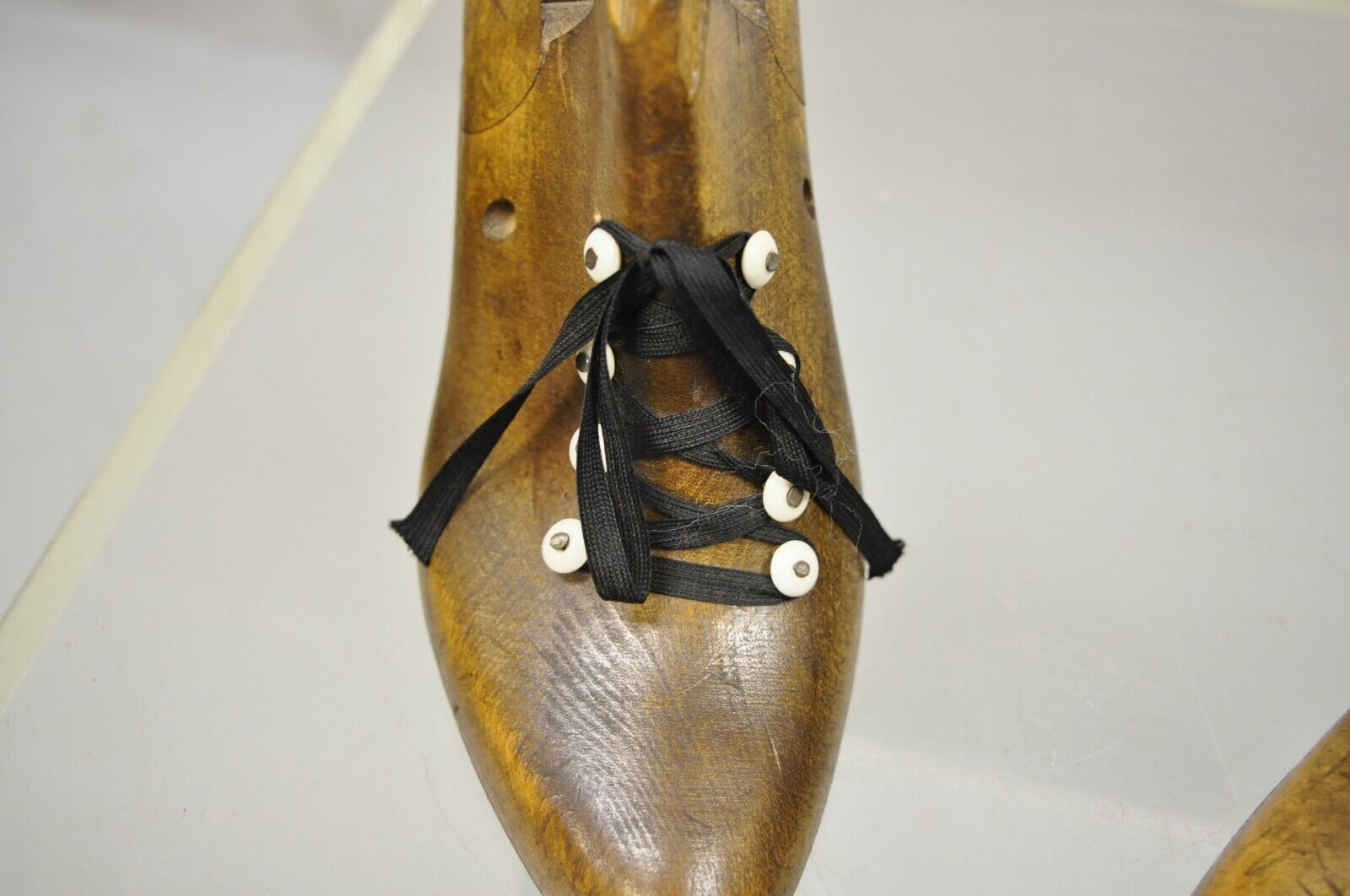 Antique Mobbs & Lewis Ltd Wooden English Shoe Lasts Womens Heel - a Pair