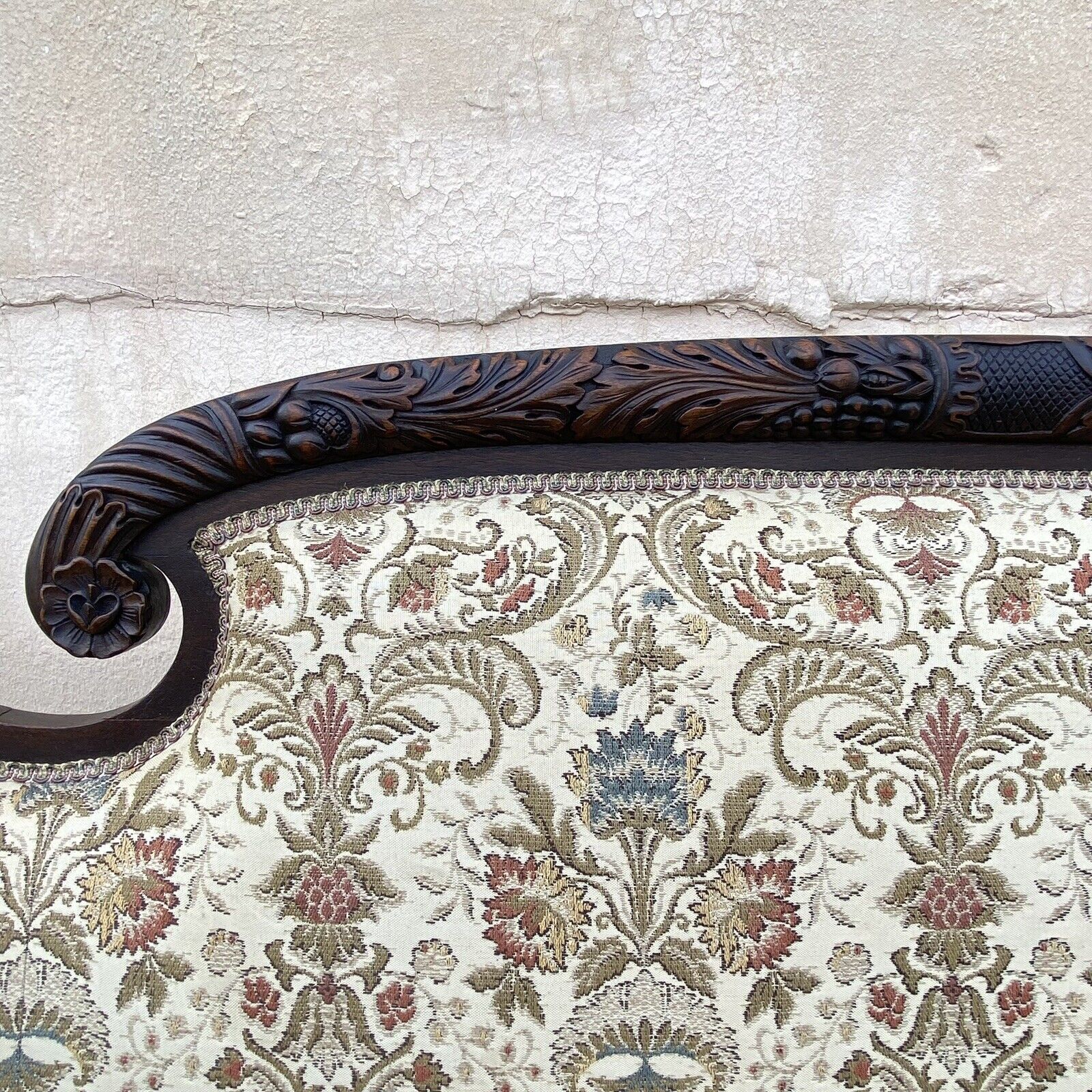 Antique American Empire Classical Carved Mahogany Paw Foot Cornucopia Arm Sofa