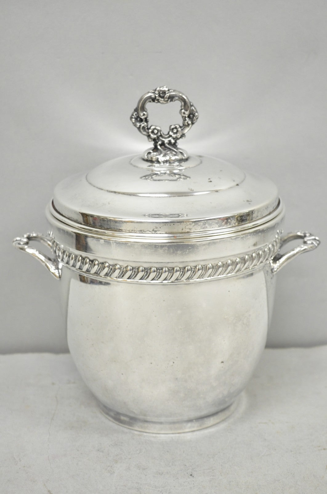 Vintage Sheffield Victorian Silver Plated Glass Lined Bar Ice Bucket w/ Lid