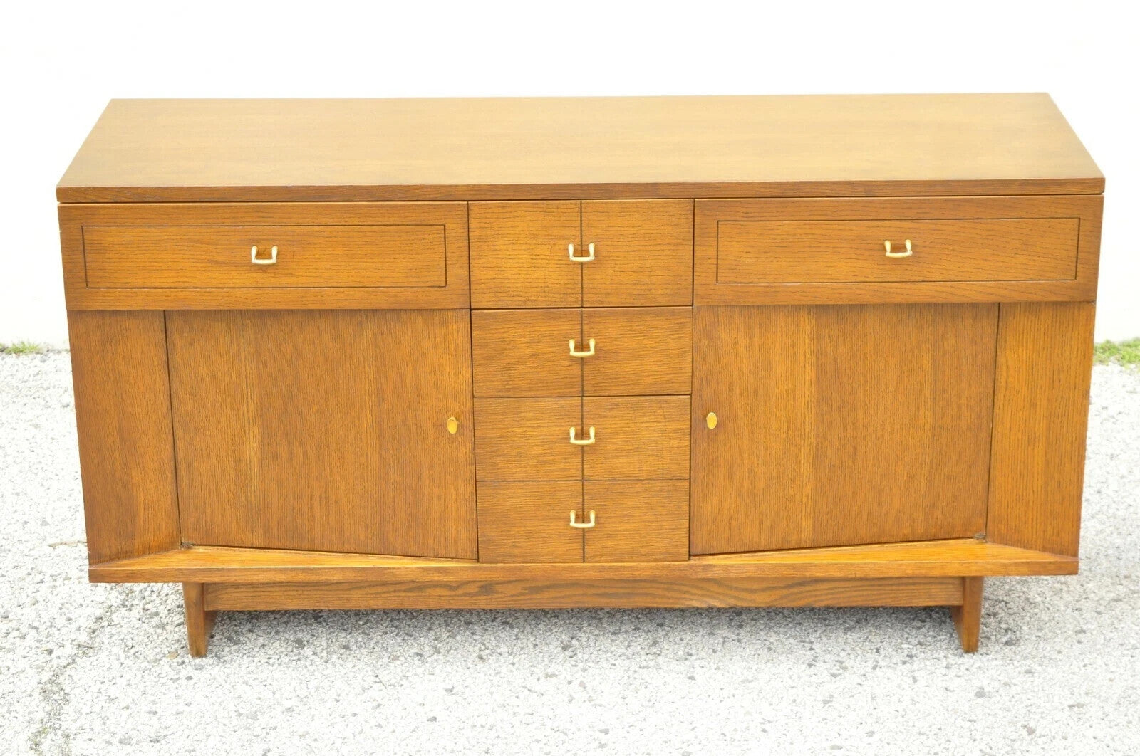 Raymond Loewy Mengel Mid Century Modern Sculpted Oak Buffet Sideboard Credenza