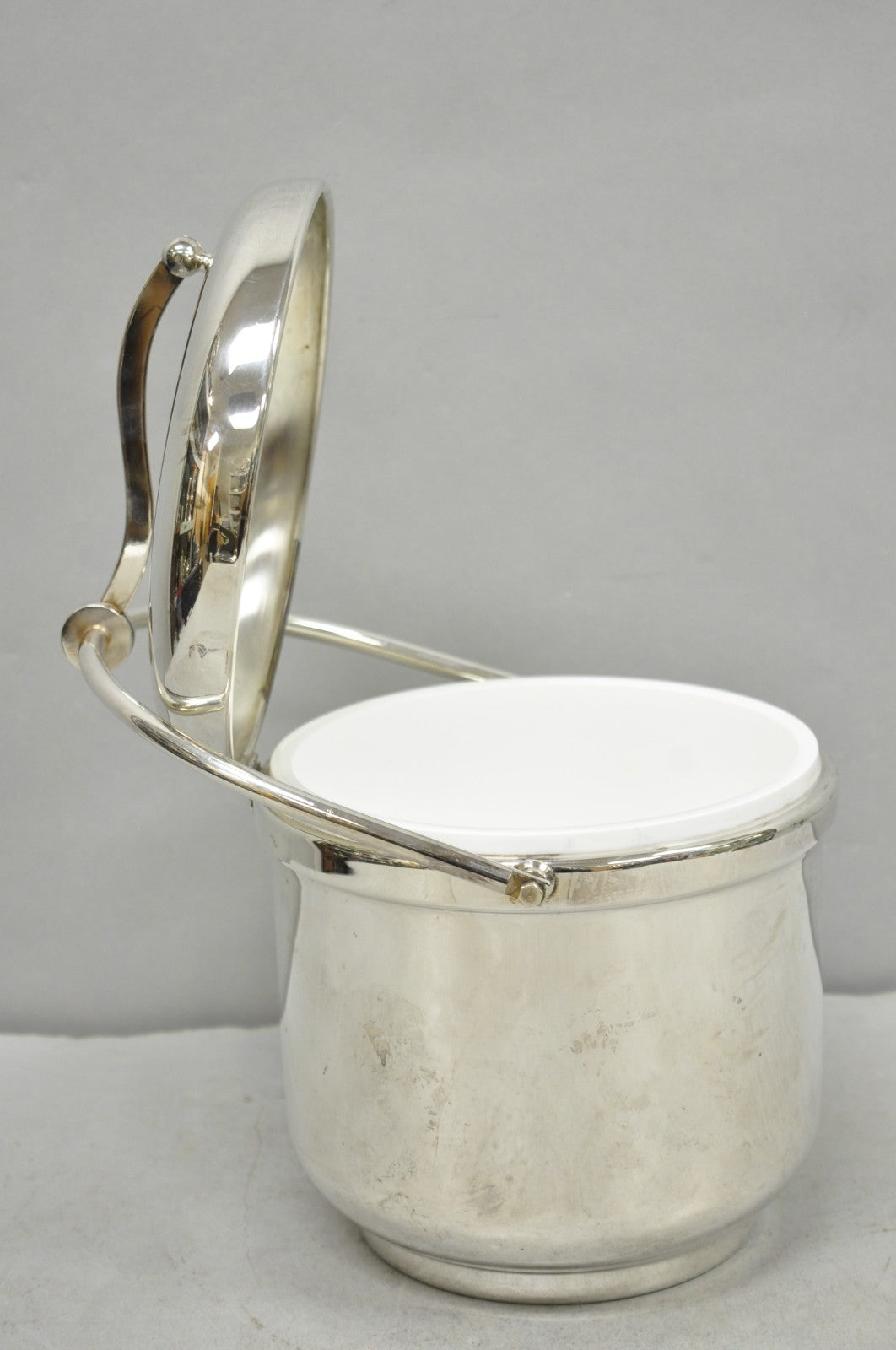 Vintage Art Deco Silver Plated Reticulating Hinge Lidded Bar Ice Bucket