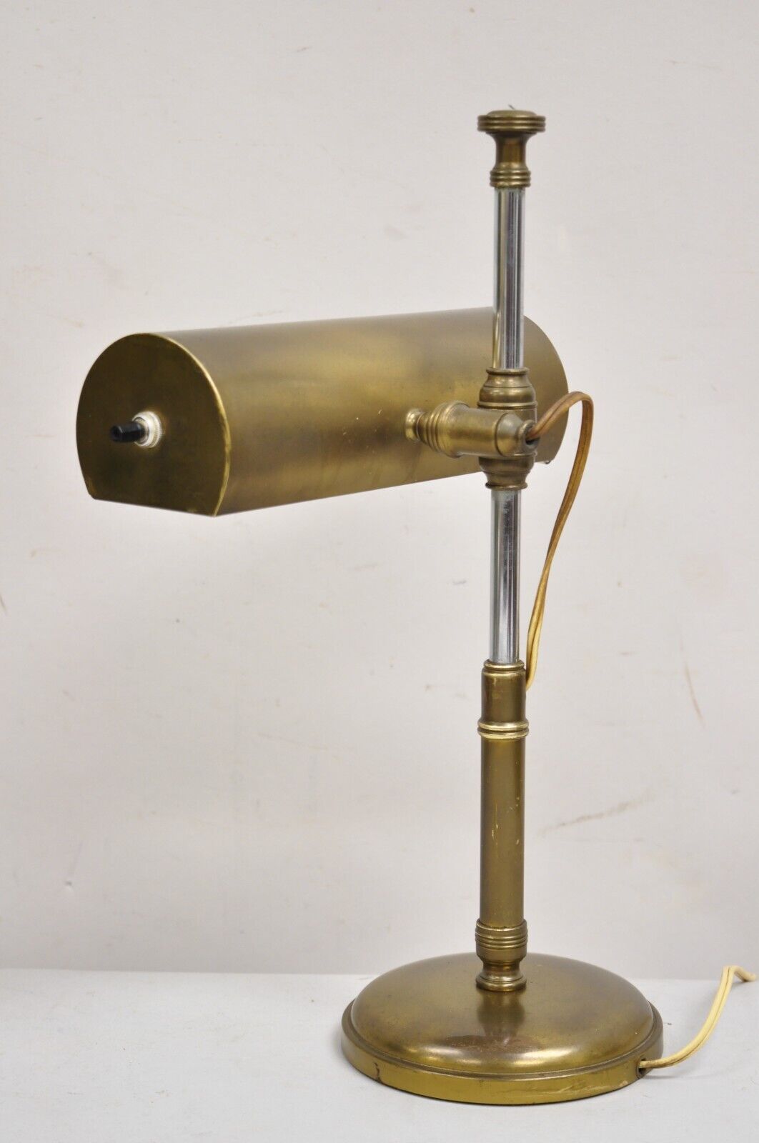 Vintage Mid Century Modern Burnished Brass Pivoting Bankers Desk Table Lamp