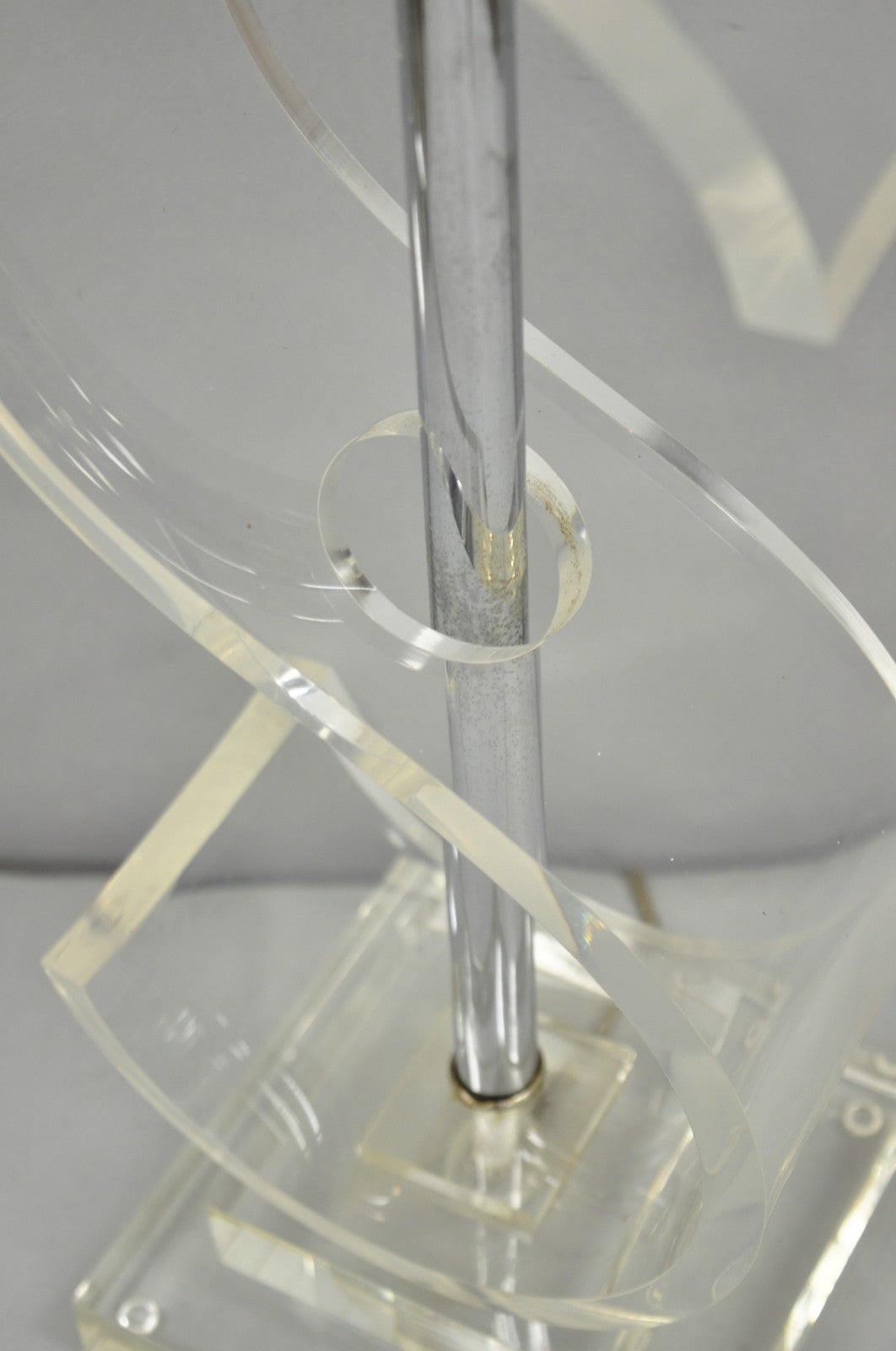 Vintage Mid Century Modern Clear Lucite "S" or "$" Sculptural Table Lamp