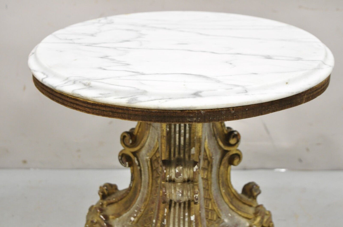 Italian Regency Florentine Carved Wood 18" Round Marble Top Pedestal Side Table