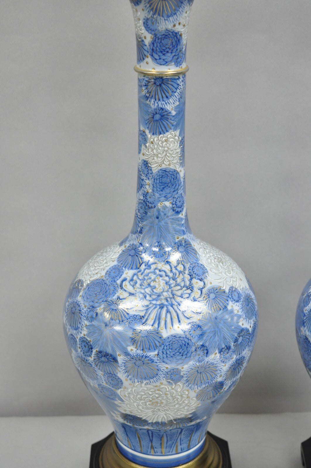 Vintage Paul Hanson Chinoiserie Blue Poreclain Flower Oriental Table Lamp Pair