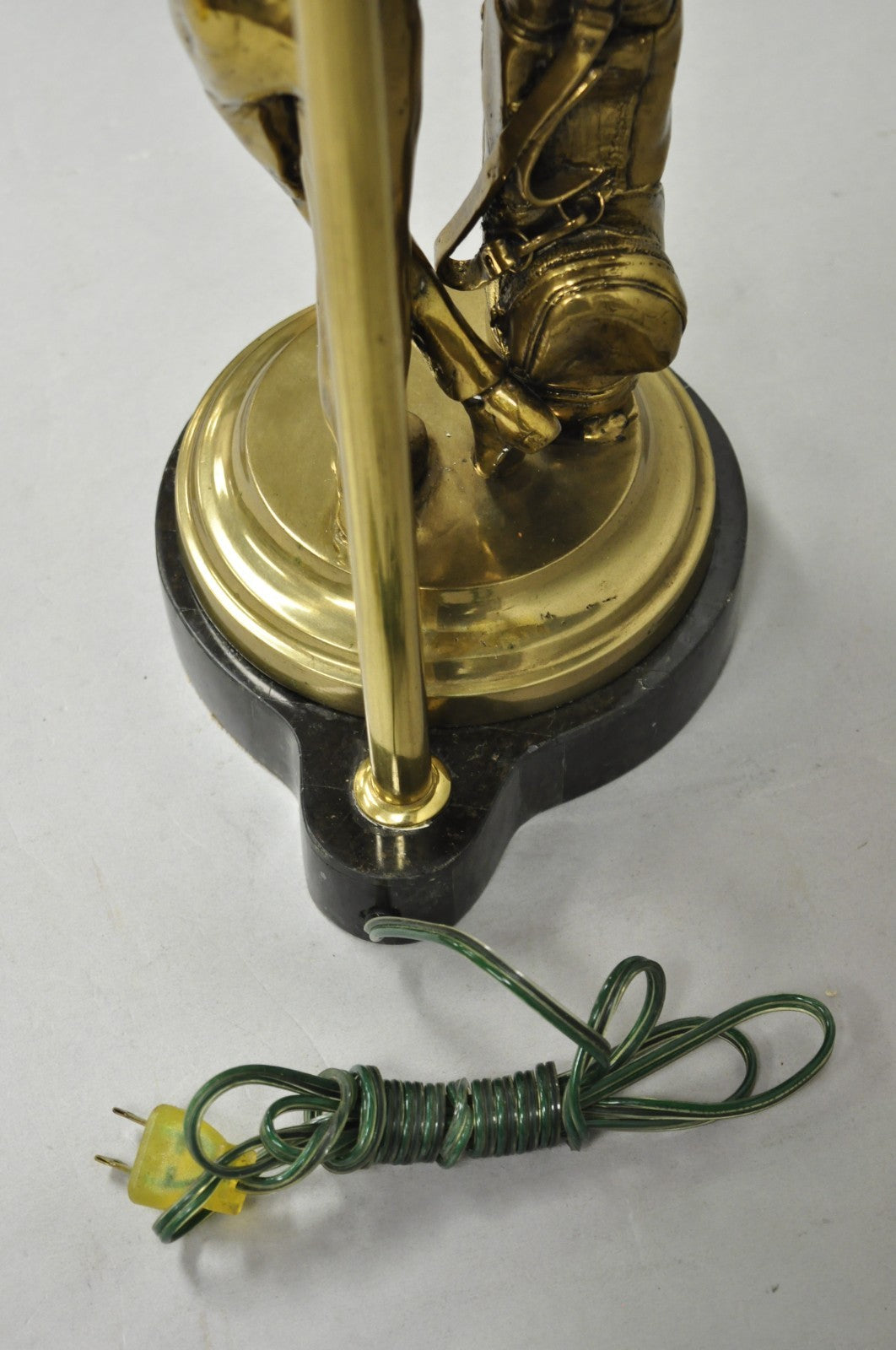 Vintage Maitland Smith Bronze Figure Golfer Sculpture Table Lamp w Leather Shade