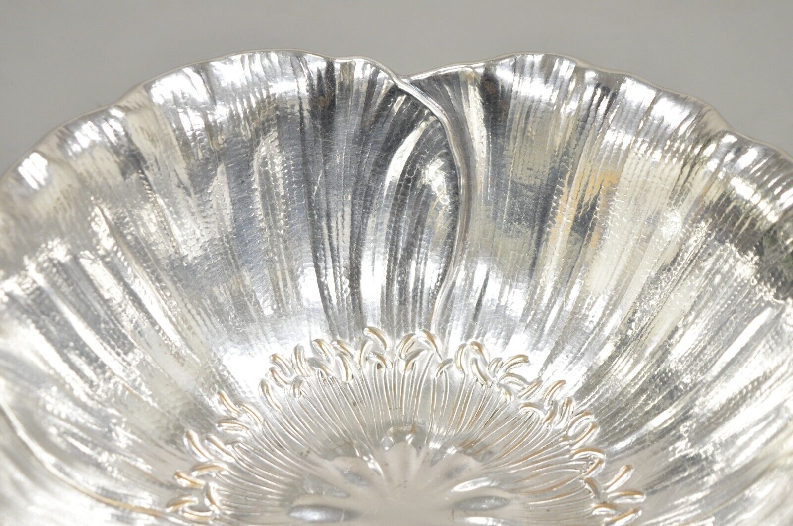 Vintage Wilcox International Silver 5635 Silver Plate Sunflower Tulip Fruit Bowl
