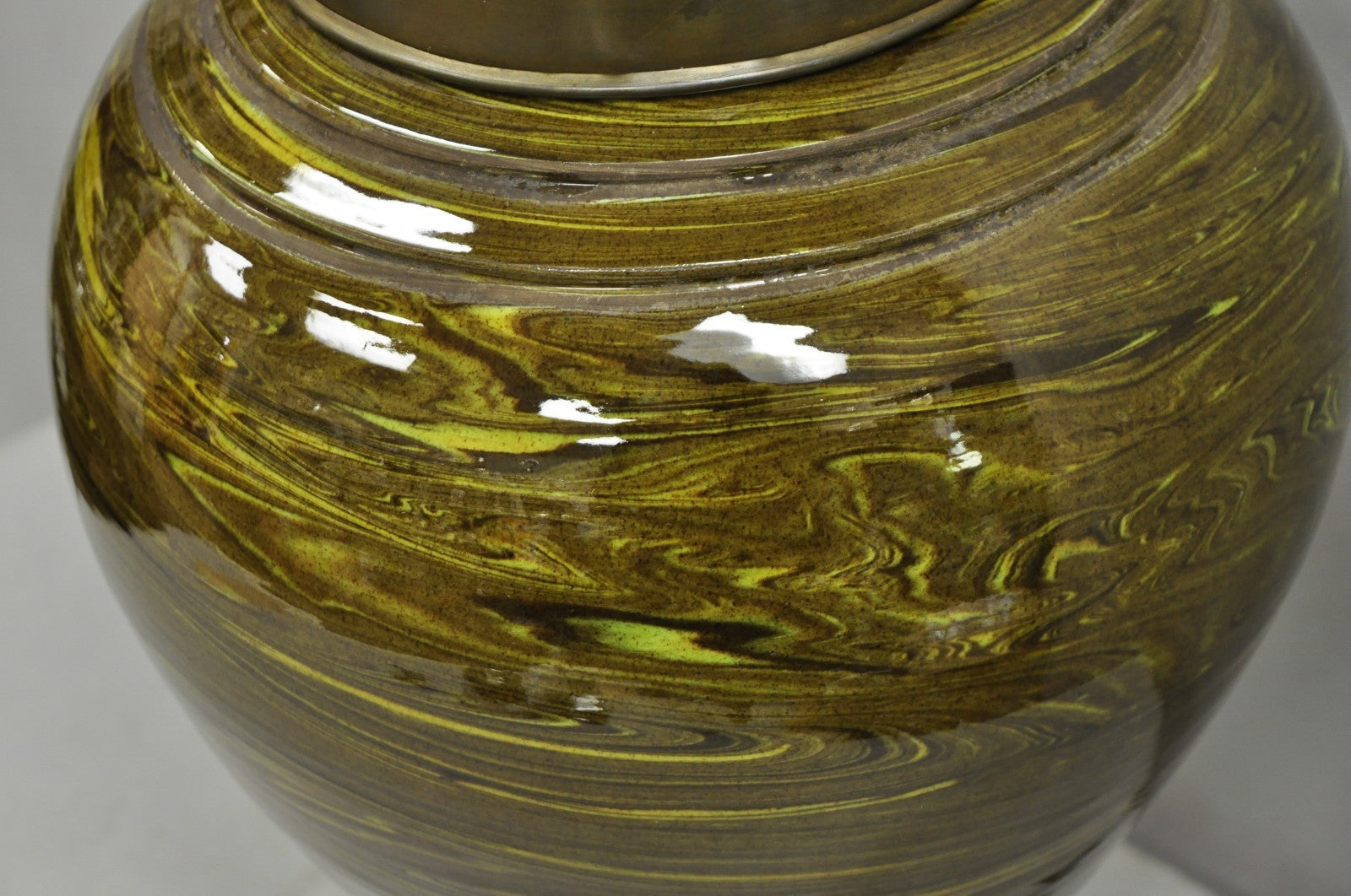 Vintage Mid Century Modern Green Swirl Glazed Ceramic Jardiniere Table Lamp