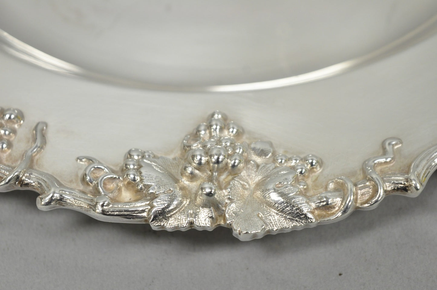 Vintage English Victorian Sheffield Silver Plated Grapevine Repousse 12" Dish