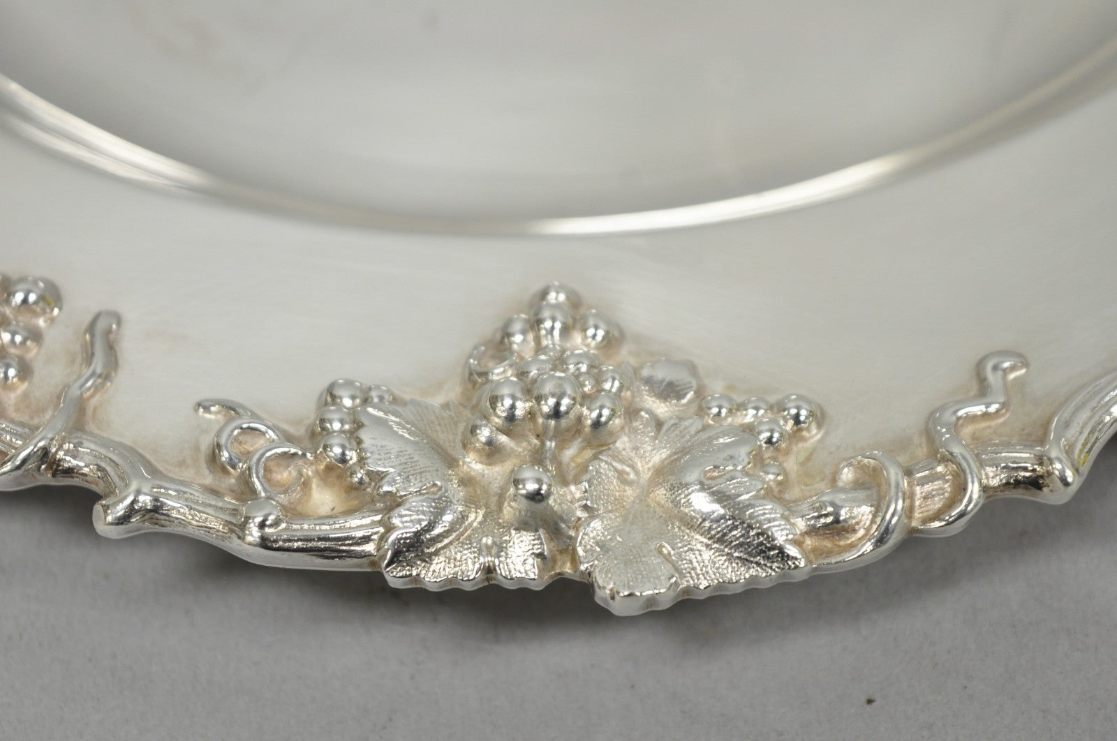 Vintage English Victorian Sheffield Silver Plated Grapevine Repousse 12" Dish