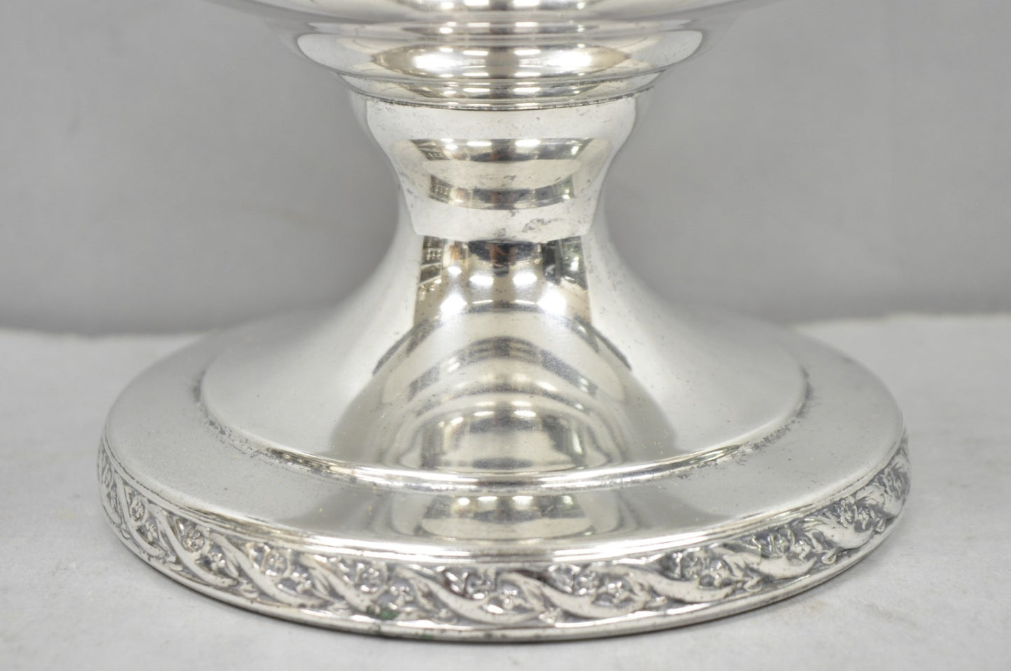 WM Rogers & Son 2051 Spring Flower Silver Plated Trophy Cup Champagne Chiller