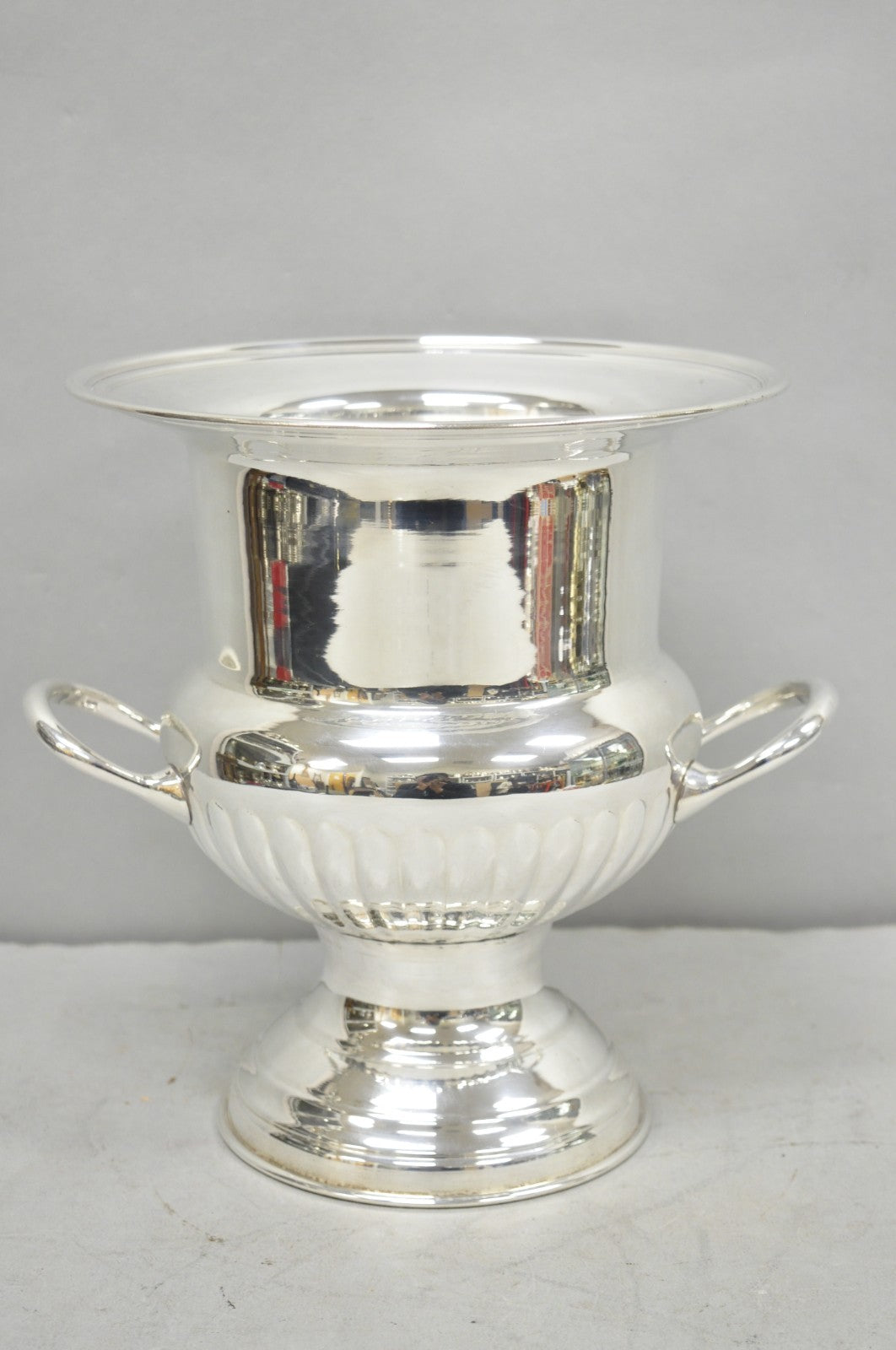 Vintage Leonard Silver Plated Ribbed Trophy Cup Urn Champagne Chiller Ice Bucket