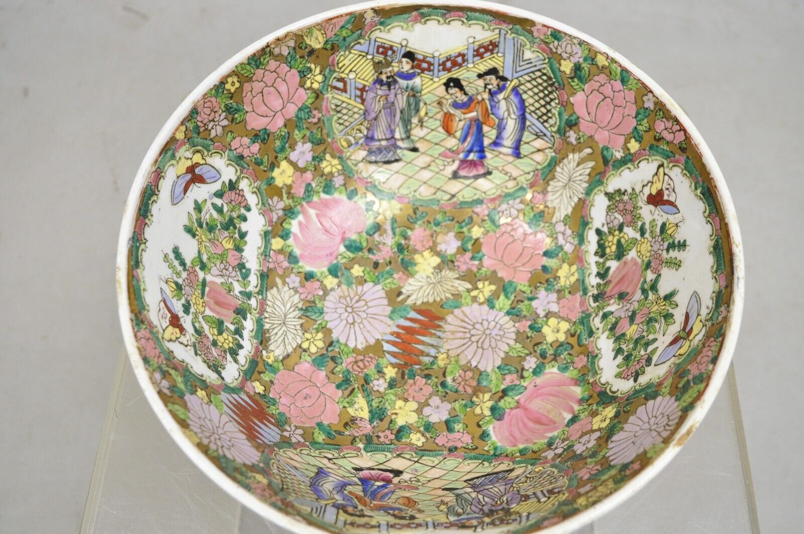 Vintage Rose Medallion Chinese Export Porcelain 12" Figural Painted Bowl
