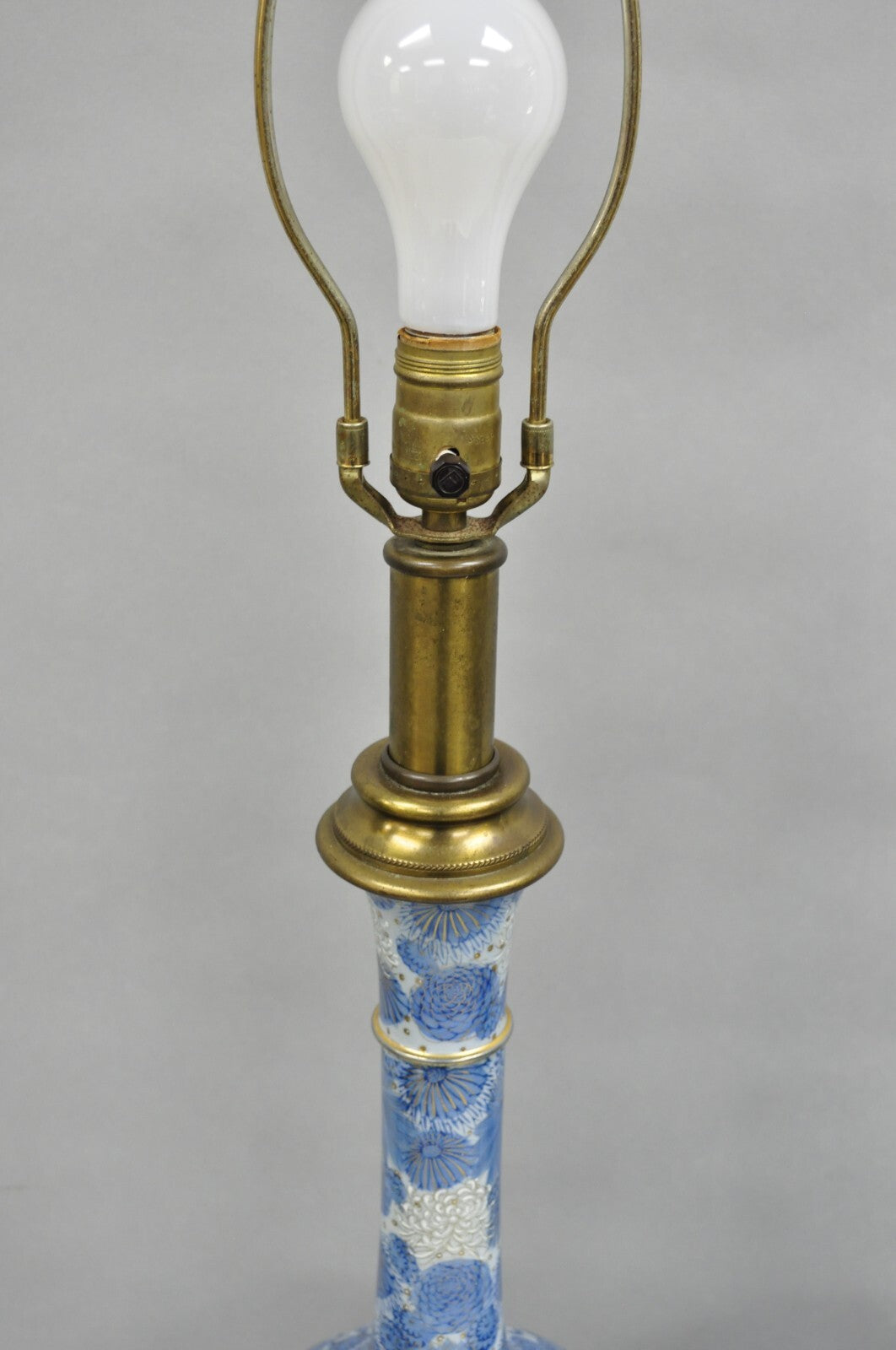 Vintage Paul Hanson Chinoiserie Blue Poreclain Flower Oriental Table Lamp Pair
