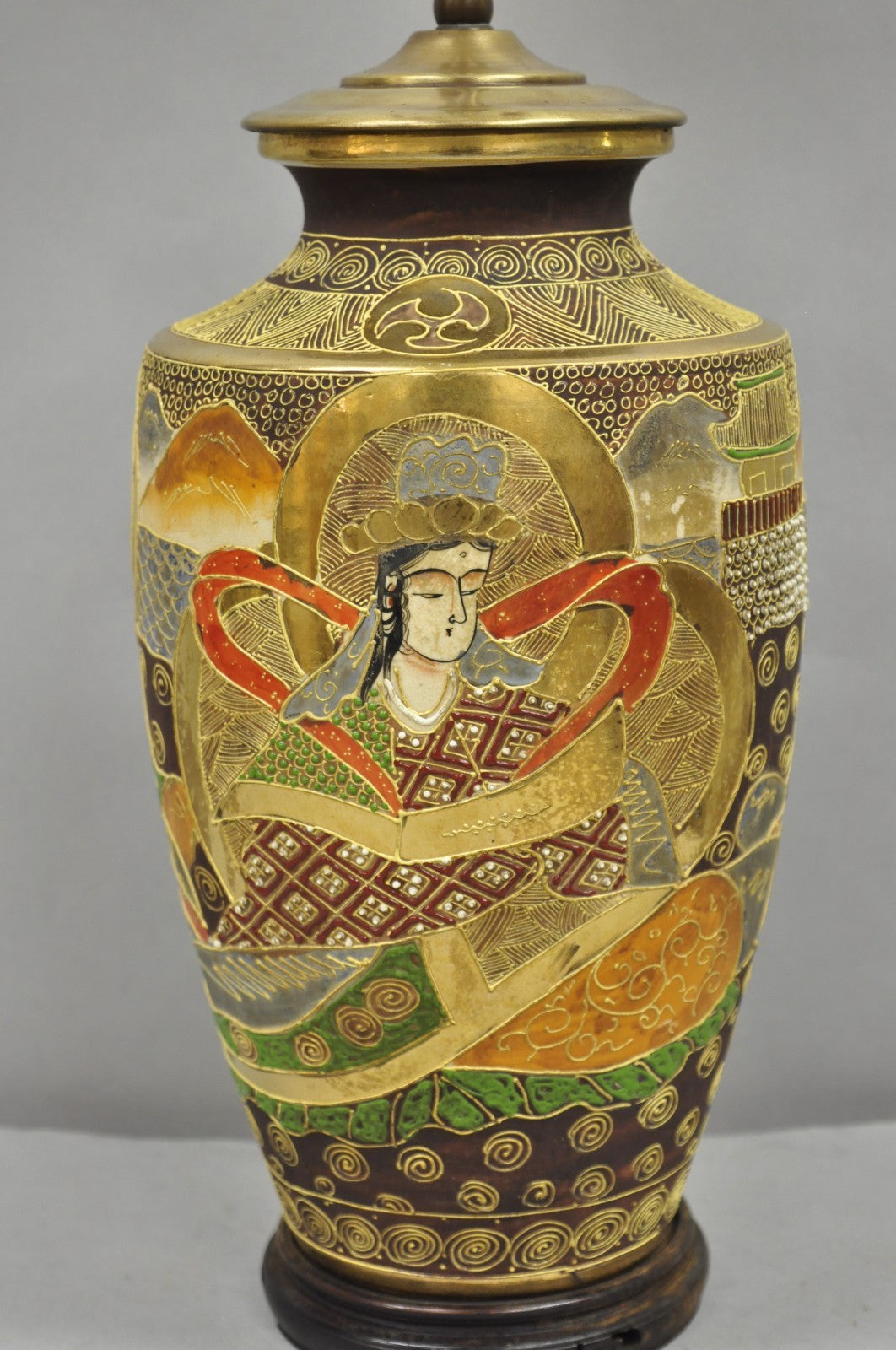 Vintage Japanese Oriental Porcelain Satsuma Vase Gold Gilt Figural Table Lamp
