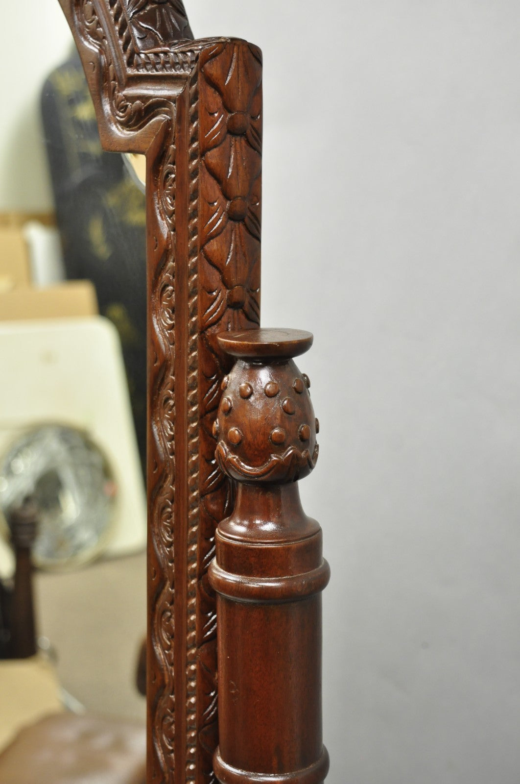 Wellington Carved Mahogany Frame Italian Renaissance Tall Dressing Cheval Mirror