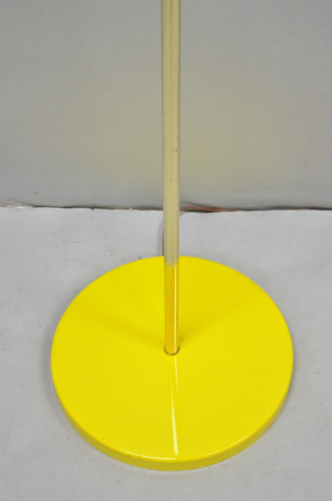 Vintage Mid Century Modern Kurt Versen Style Yellow Gooseneck Saucer Floor Lamp