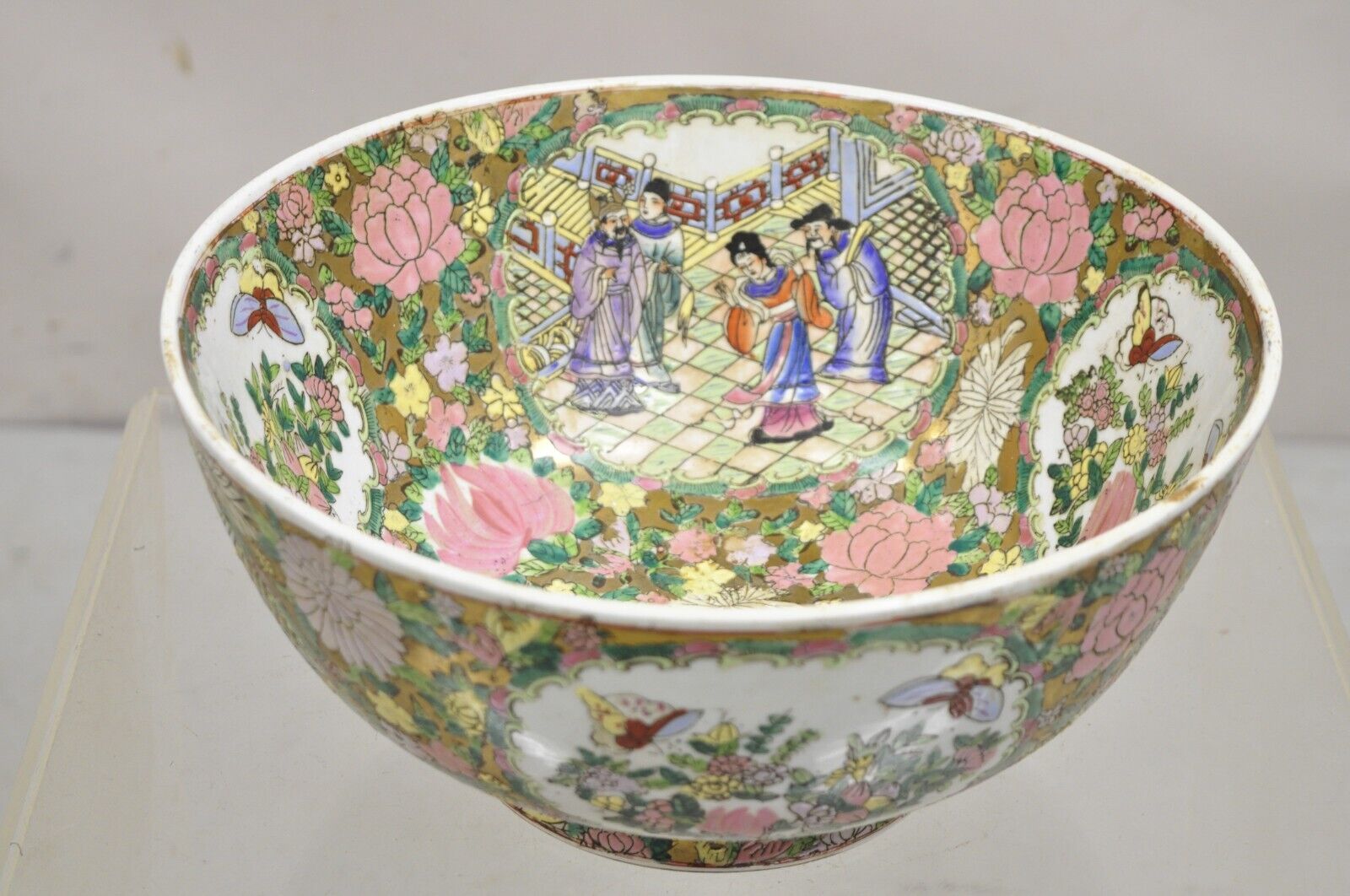 Vintage Rose Medallion Chinese Export Porcelain 12" Figural Painted Bowl