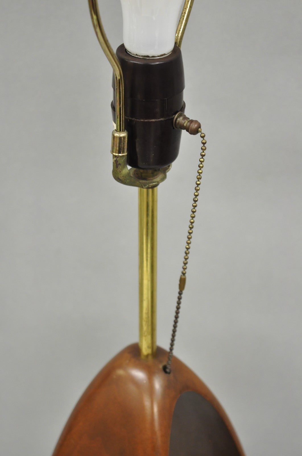 Vintage Modeline Mid Century Modern Sculpted Walnut Pull Chain Table Lamp